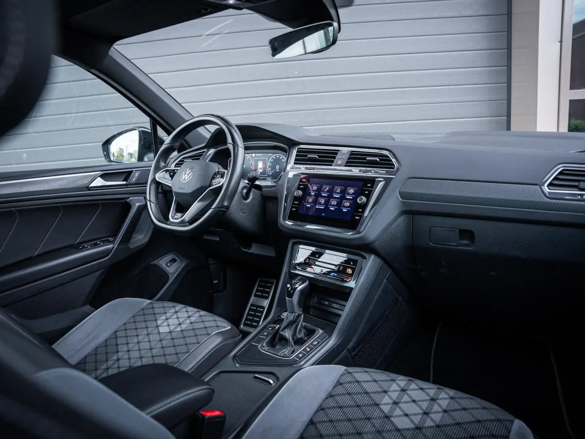 1.5 TSI 3x R-Line - IQ-L l Pano l Trekhaak l 360cam l Keyless