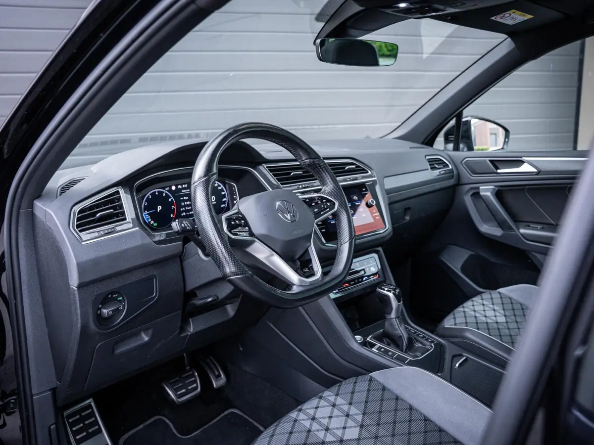 1.5 TSI 3x R-Line - IQ-L l Pano l Trekhaak l 360cam l Keyless