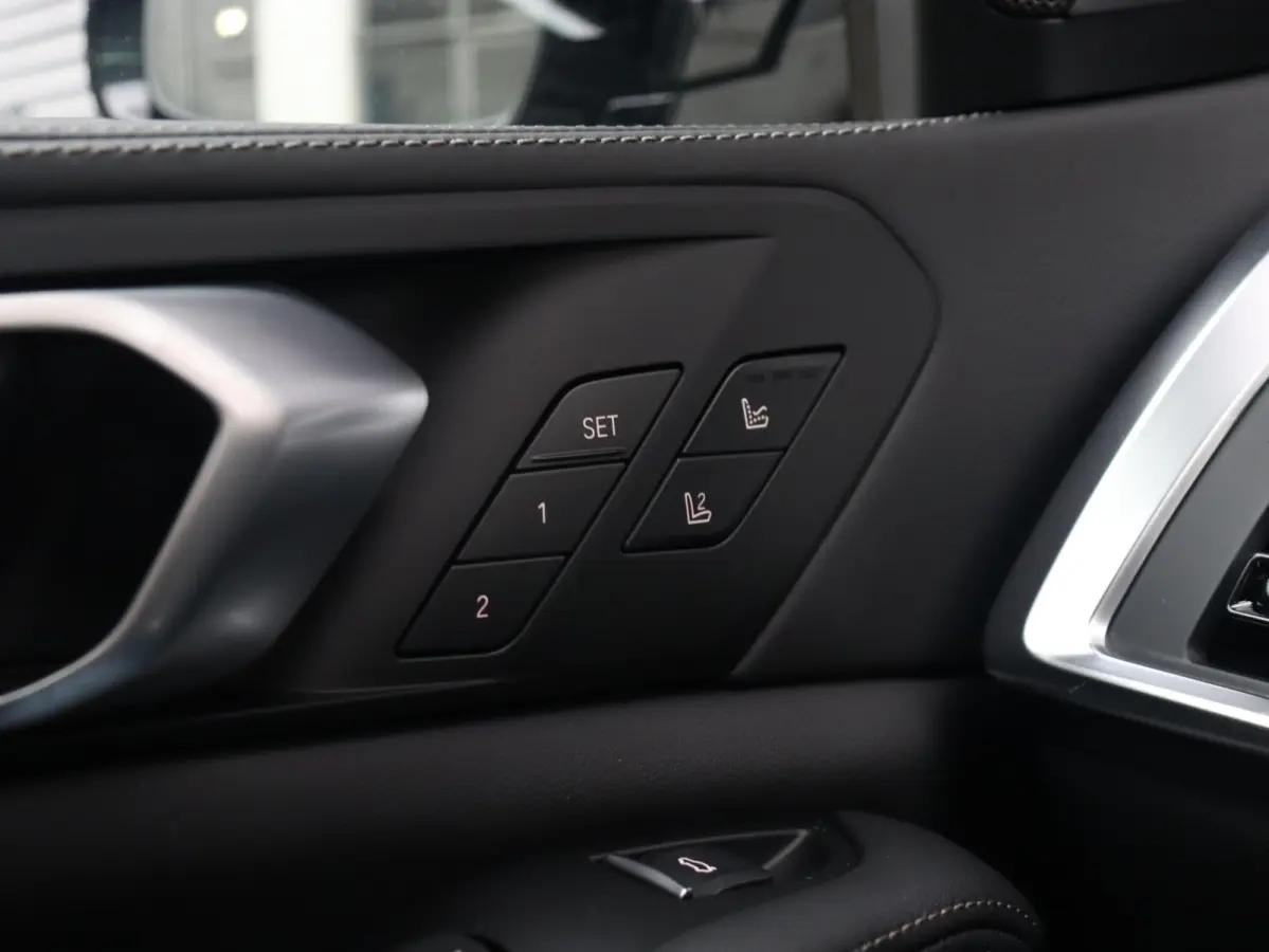 xDrive50e High Executive | M Sportpakket Pro | Comfort-plus Pakket | Innovation Pack | Travel Pack | Comfort Pack | Exclusive Pack | Trekhaak | Bowers & Wilkins