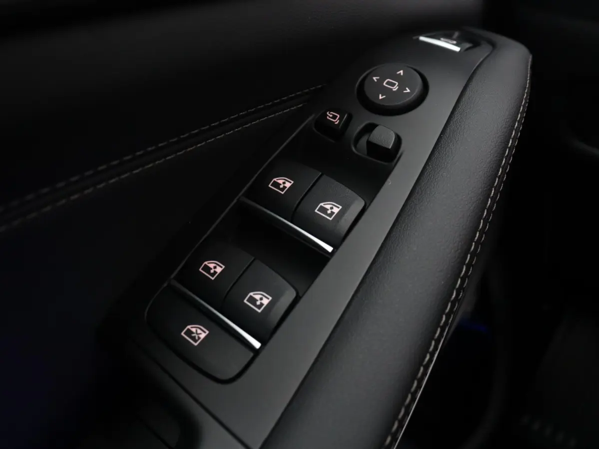 xDrive50e High Executive | M Sportpakket Pro | Comfort-plus Pakket | Innovation Pack | Travel Pack | Comfort Pack | Exclusive Pack | Trekhaak | Bowers & Wilkins