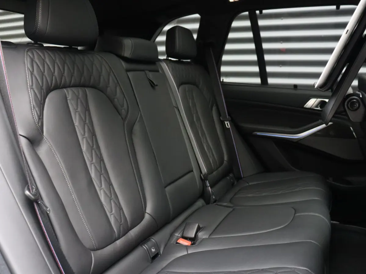 xDrive50e High Executive | M Sportpakket Pro | Comfort-plus Pakket | Innovation Pack | Travel Pack | Comfort Pack | Exclusive Pack | Trekhaak | Bowers & Wilkins