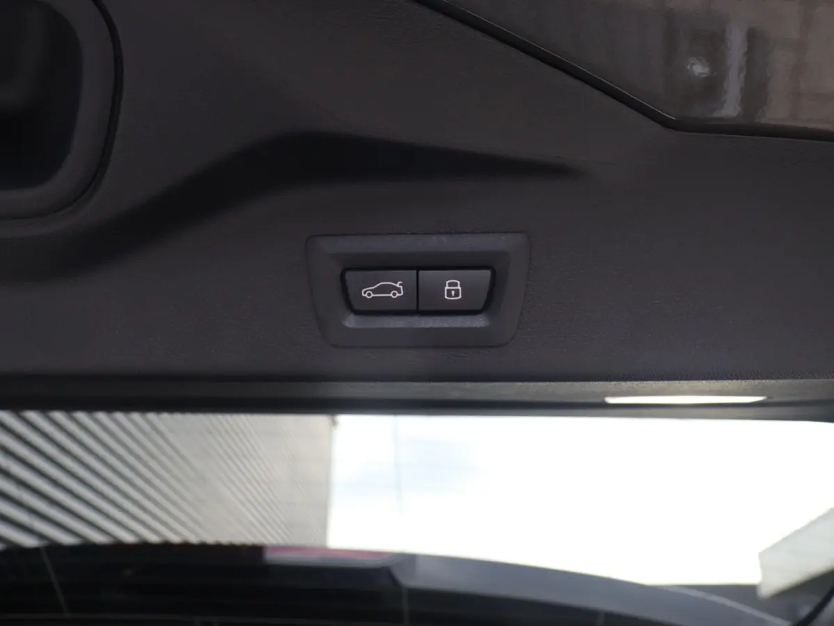 xDrive50e High Executive | M Sportpakket Pro | Comfort-plus Pakket | Innovation Pack | Travel Pack | Comfort Pack | Exclusive Pack | Trekhaak | Bowers & Wilkins