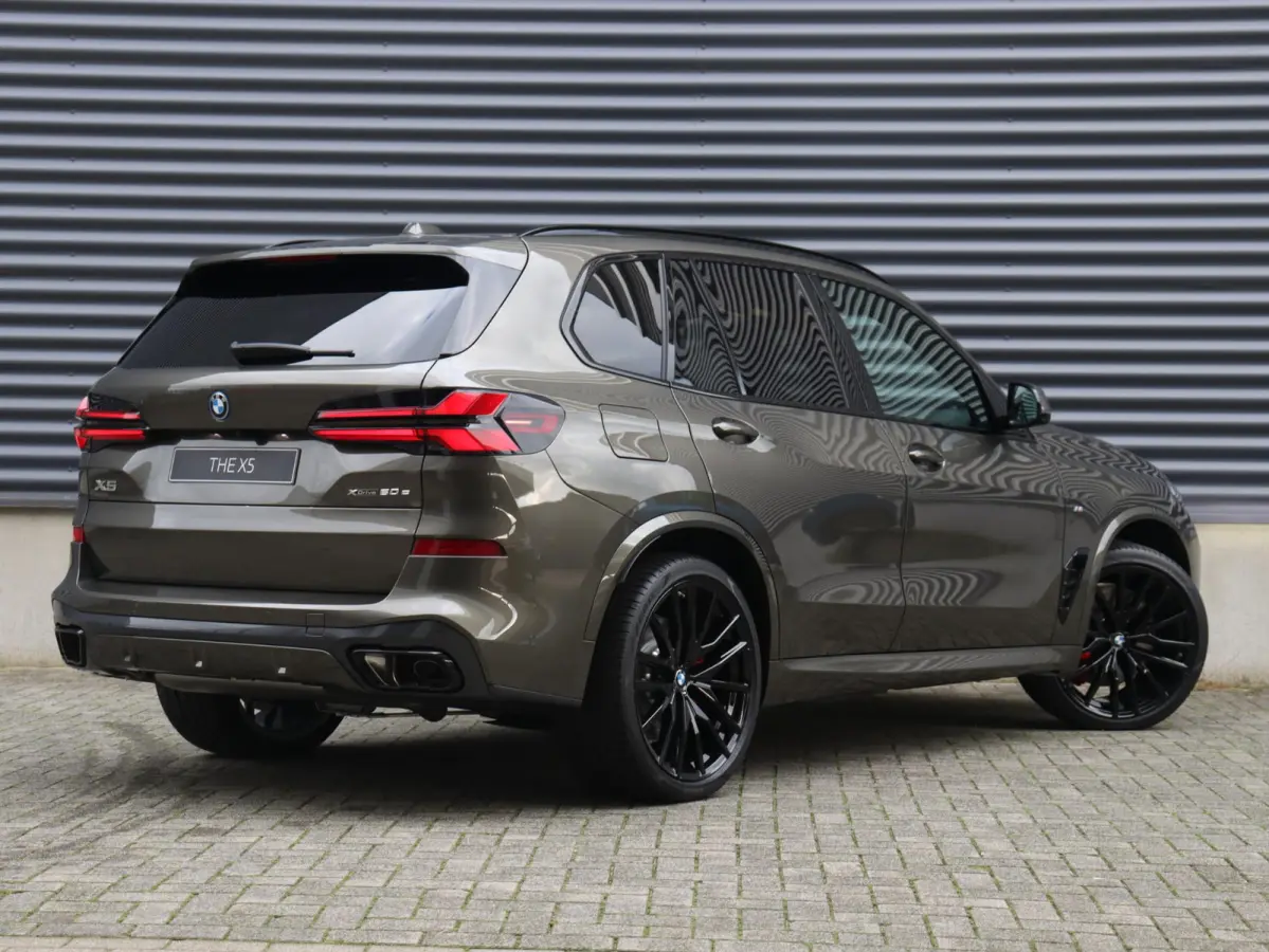 xDrive50e High Executive | M Sportpakket Pro | Comfort-plus Pakket | Innovation Pack | Travel Pack | Comfort Pack | Exclusive Pack | Trekhaak | Bowers & Wilkins