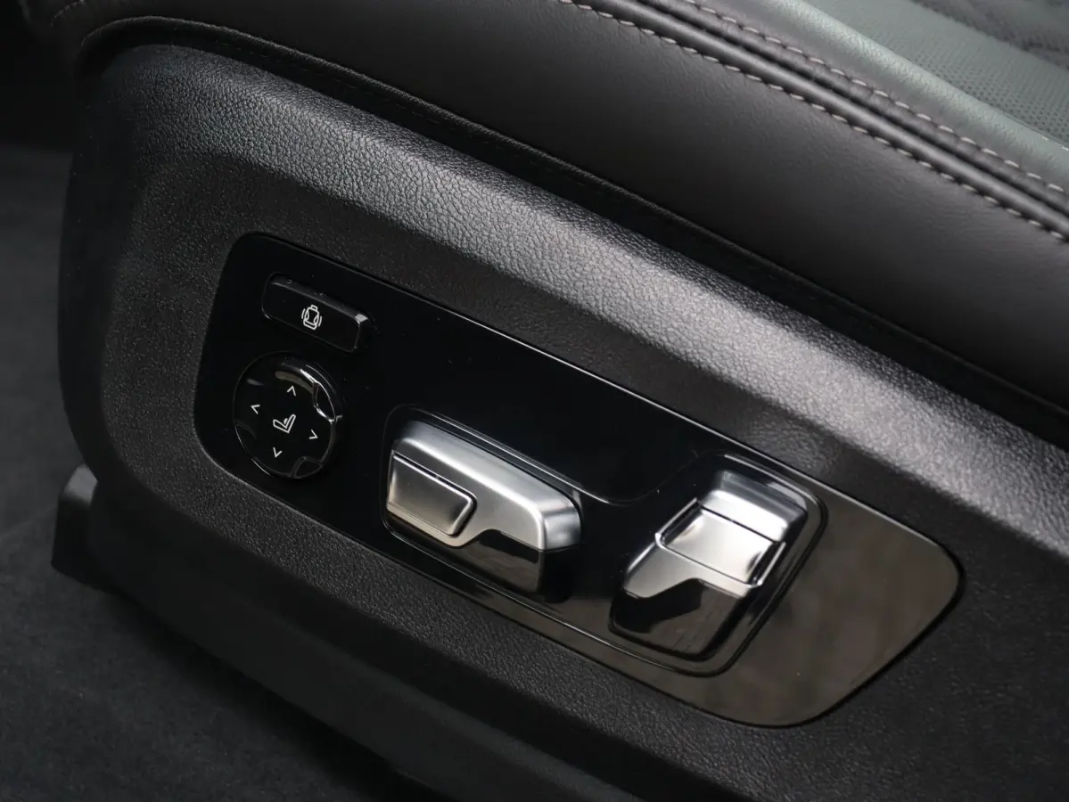 xDrive50e High Executive | M Sportpakket Pro | Comfort-plus Pakket | Innovation Pack | Travel Pack | Comfort Pack | Exclusive Pack | Trekhaak | Bowers & Wilkins