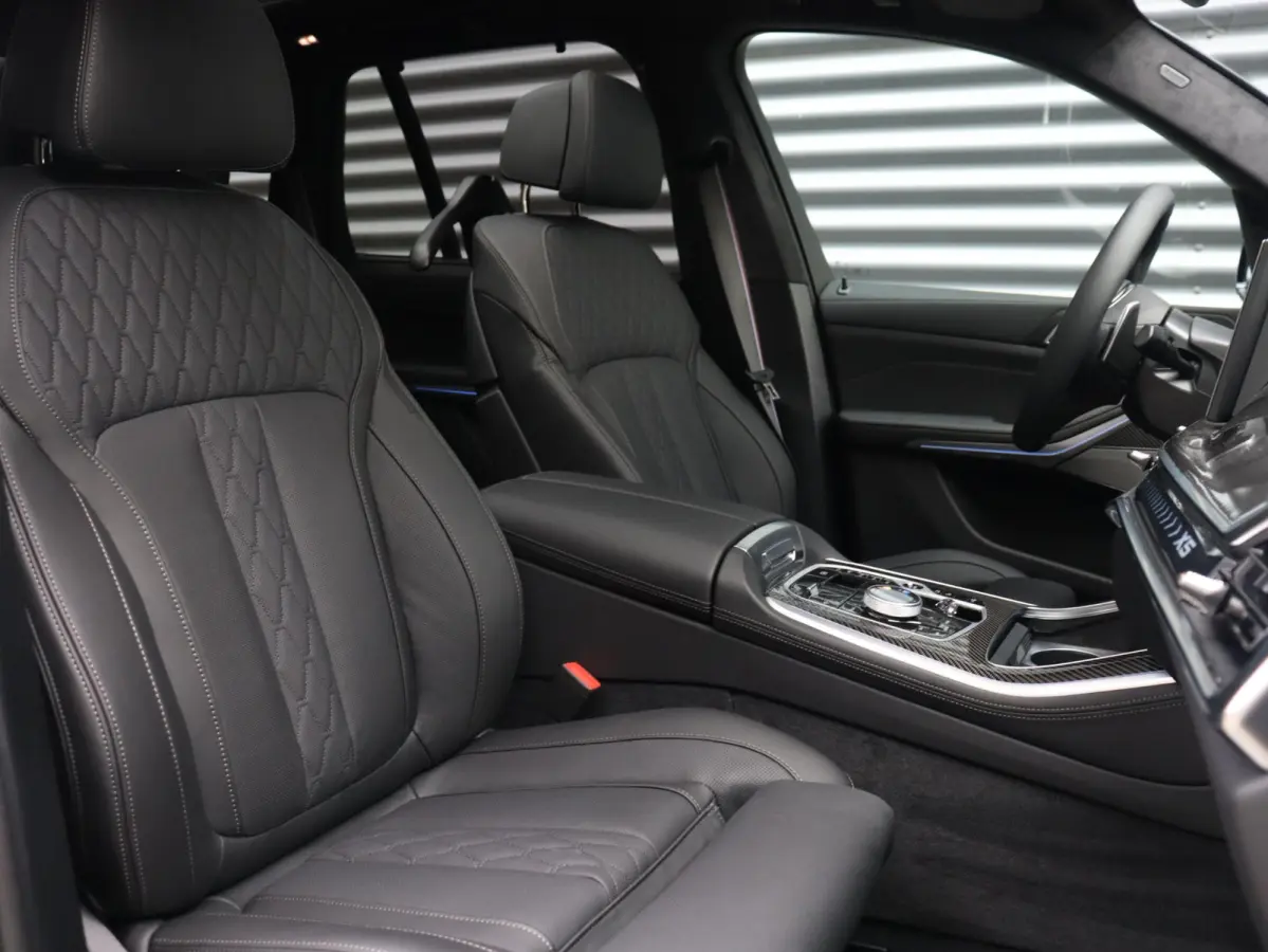 xDrive50e High Executive | M Sportpakket Pro | Comfort-plus Pakket | Innovation Pack | Travel Pack | Comfort Pack | Exclusive Pack | Trekhaak | Bowers & Wilkins
