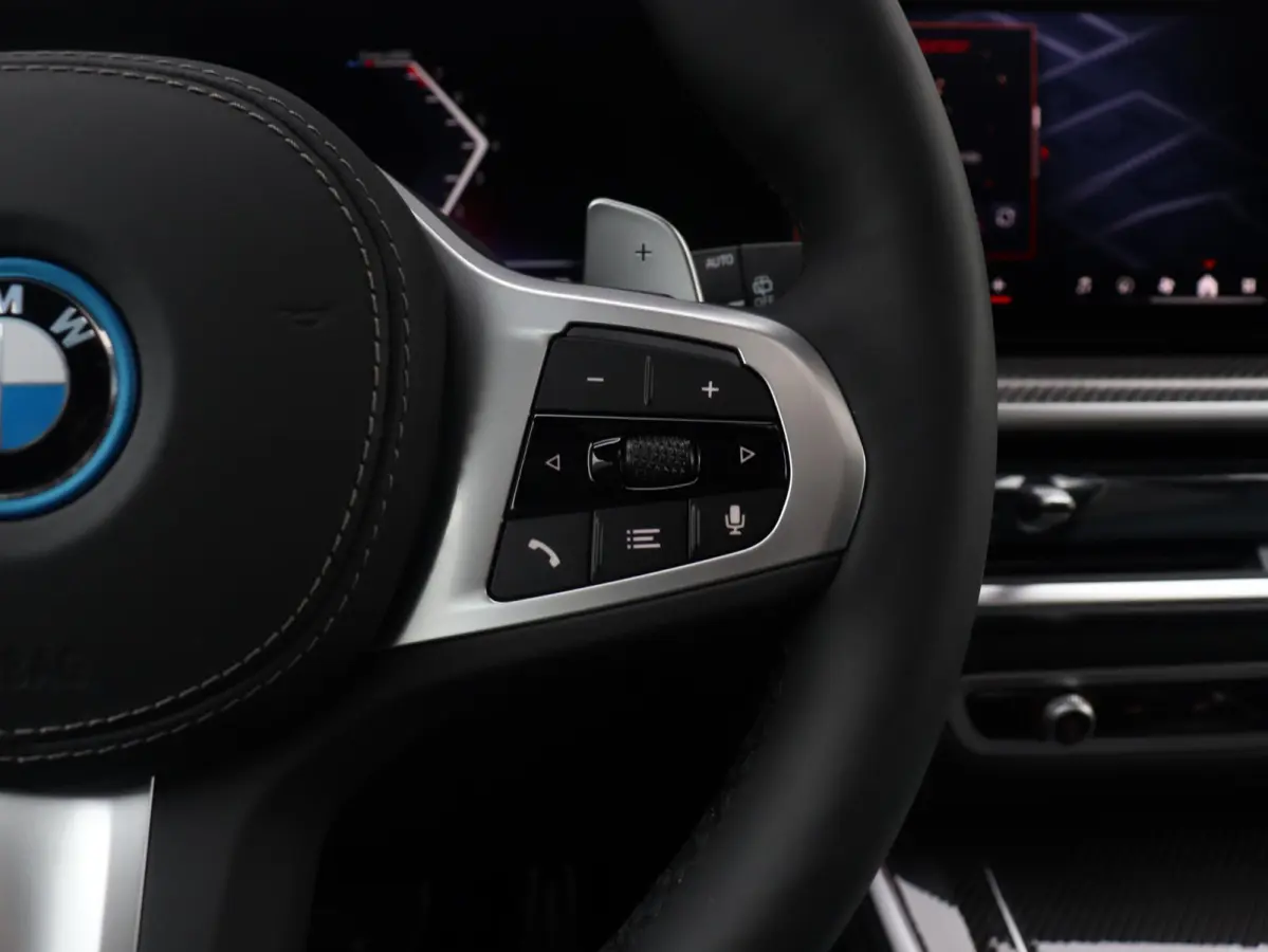 xDrive50e High Executive | M Sportpakket Pro | Comfort-plus Pakket | Innovation Pack | Travel Pack | Comfort Pack | Exclusive Pack | Trekhaak | Bowers & Wilkins