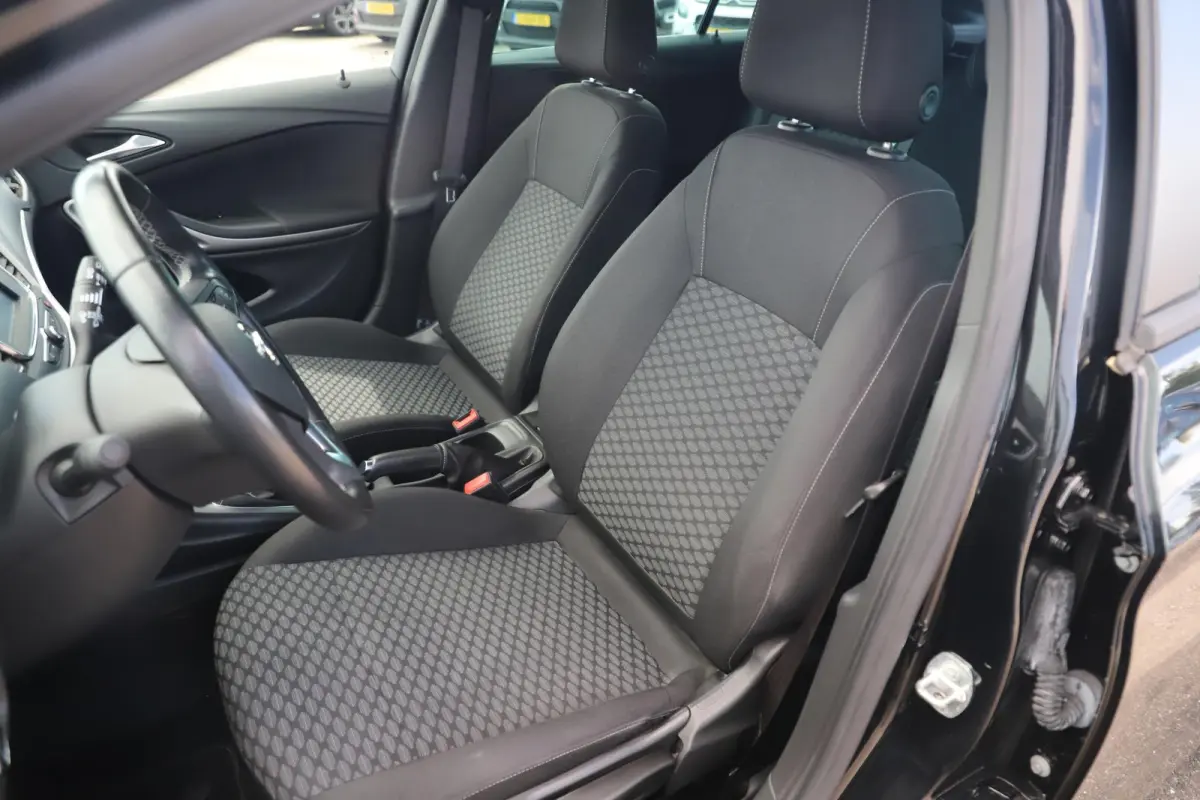 1.2 Business Edition 131PK Trekhaak LMV Navigatie Carplay Airco Cruise Parkeersensor