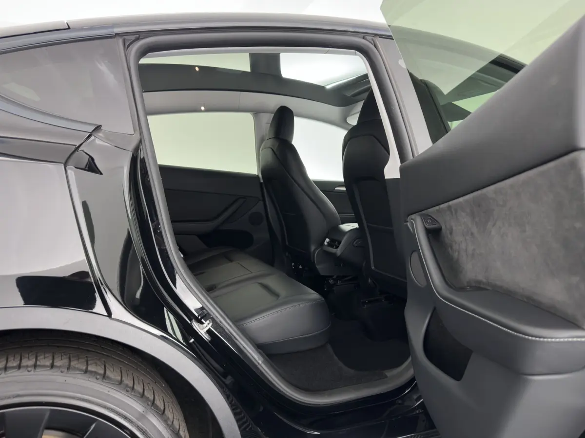 Long Range AWD 75 kWh (3-Fase-11kW) {SoH-87%} (INCL-BTW) Aut. *PANO | AUTO-PILOT | LEATHER | NAVI-FULLMAP | MATRIX-LED | KEYLESS | CAMERA | DAB+ | HEATED-COMFORTSEATS | PRIVACYGLASS | TOPVIE