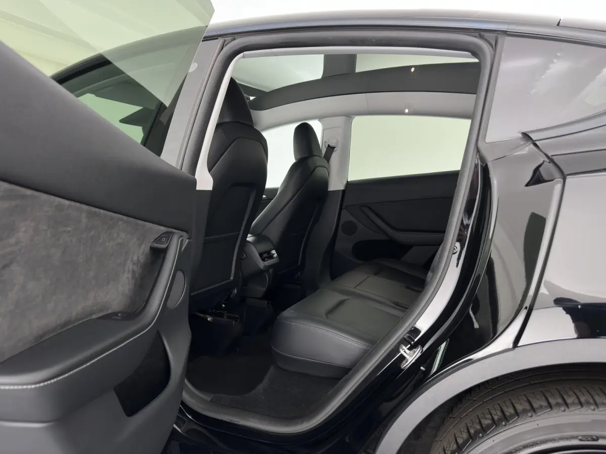 Long Range AWD 75 kWh (3-Fase-11kW) {SoH-87%} (INCL-BTW) Aut. *PANO | AUTO-PILOT | LEATHER | NAVI-FULLMAP | MATRIX-LED | KEYLESS | CAMERA | DAB+ | HEATED-COMFORTSEATS | PRIVACYGLASS | TOPVIE