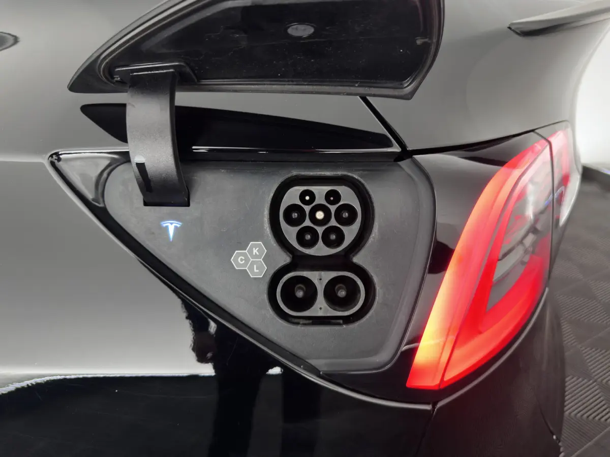Long Range AWD 75 kWh (3-Fase-11kW) {SoH-87%} (INCL-BTW) Aut. *PANO | AUTO-PILOT | LEATHER | NAVI-FULLMAP | MATRIX-LED | KEYLESS | CAMERA | DAB+ | HEATED-COMFORTSEATS | PRIVACYGLASS | TOPVIE
