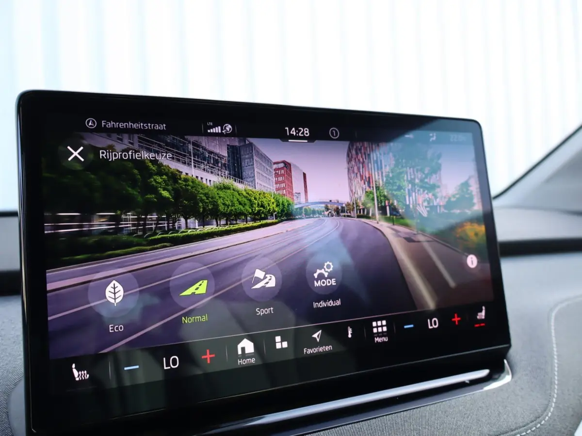 60 180pk | SoH 93% | Apple Carplay/Android Auto | Waterpomp | Voorstoelen Verwarmd | Sport Pakket | ACC