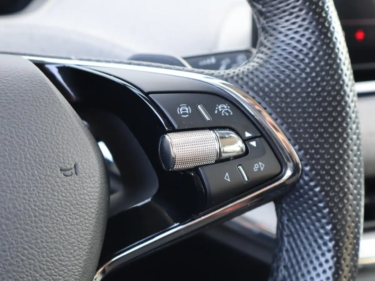 60 180pk | SoH 93% | Apple Carplay/Android Auto | Waterpomp | Voorstoelen Verwarmd | Sport Pakket | ACC