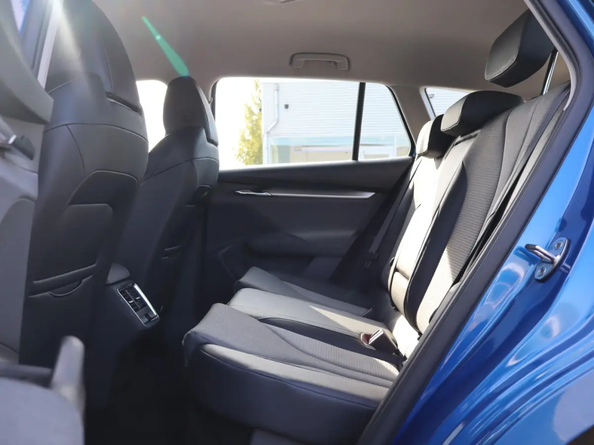 60 180pk | SoH 93% | Apple Carplay/Android Auto | Waterpomp | Voorstoelen Verwarmd | Sport Pakket | ACC