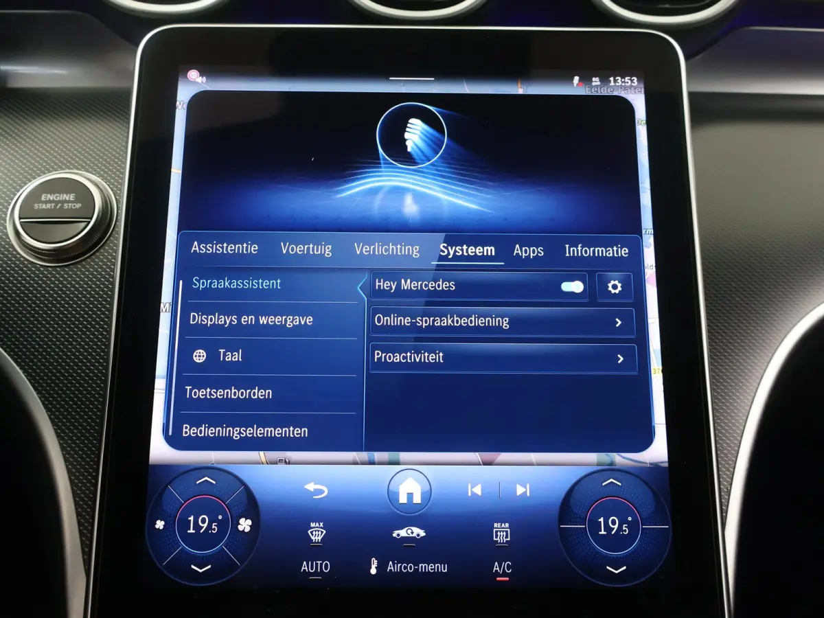 300 e Business Solution | Achteruitrijcamera |  Voorstoelen verwarmd | Apple CarPlay