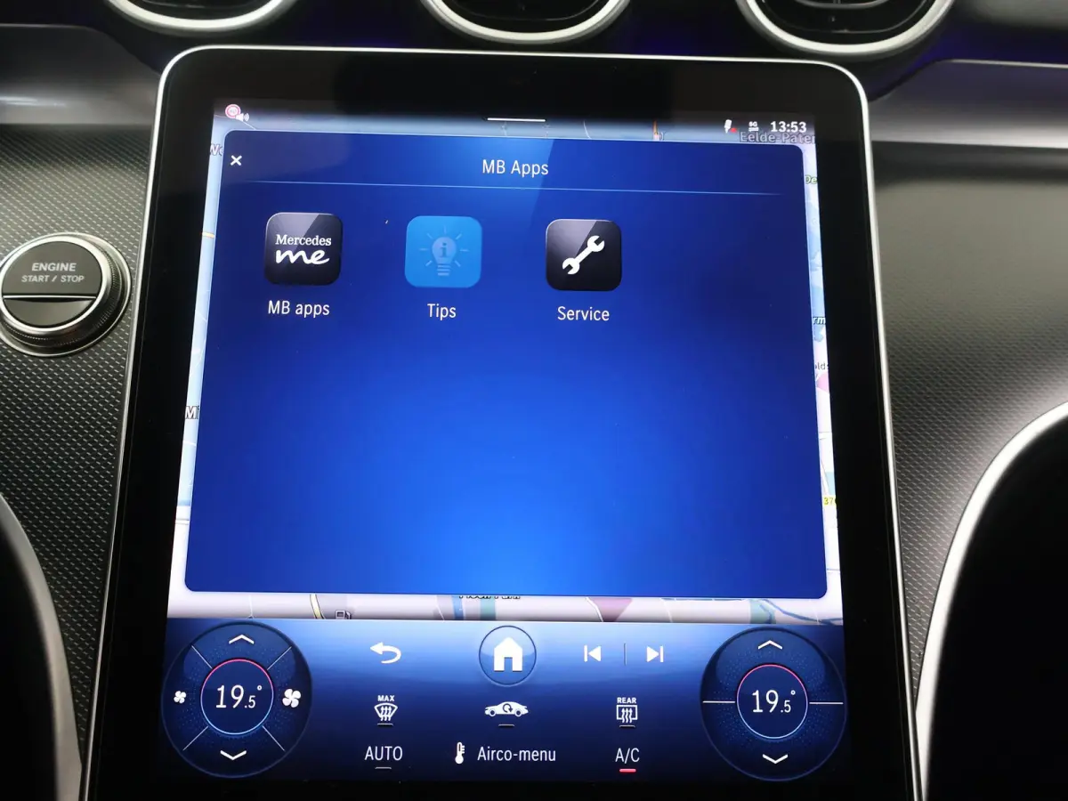 300 e Business Solution | Achteruitrijcamera |  Voorstoelen verwarmd | Apple CarPlay