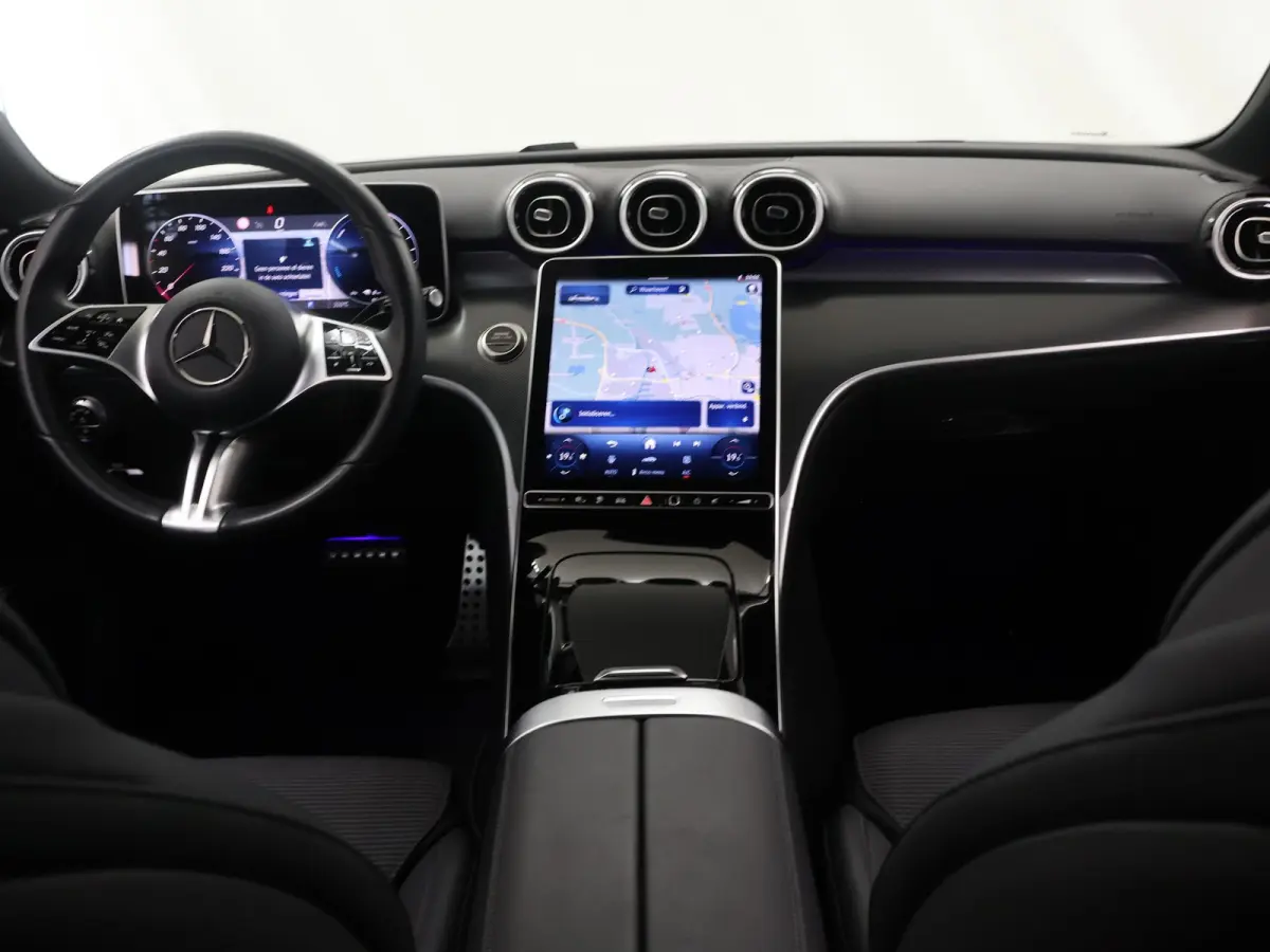 300 e Business Solution | Achteruitrijcamera |  Voorstoelen verwarmd | Apple CarPlay