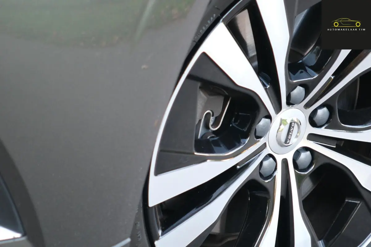 2.0 T8 Twin Engine AWD / SOH 89%
