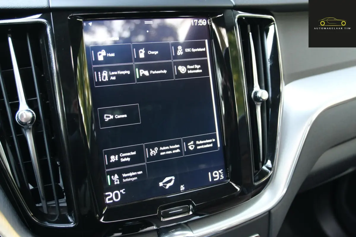 2.0 T8 Twin Engine AWD / SOH 89%