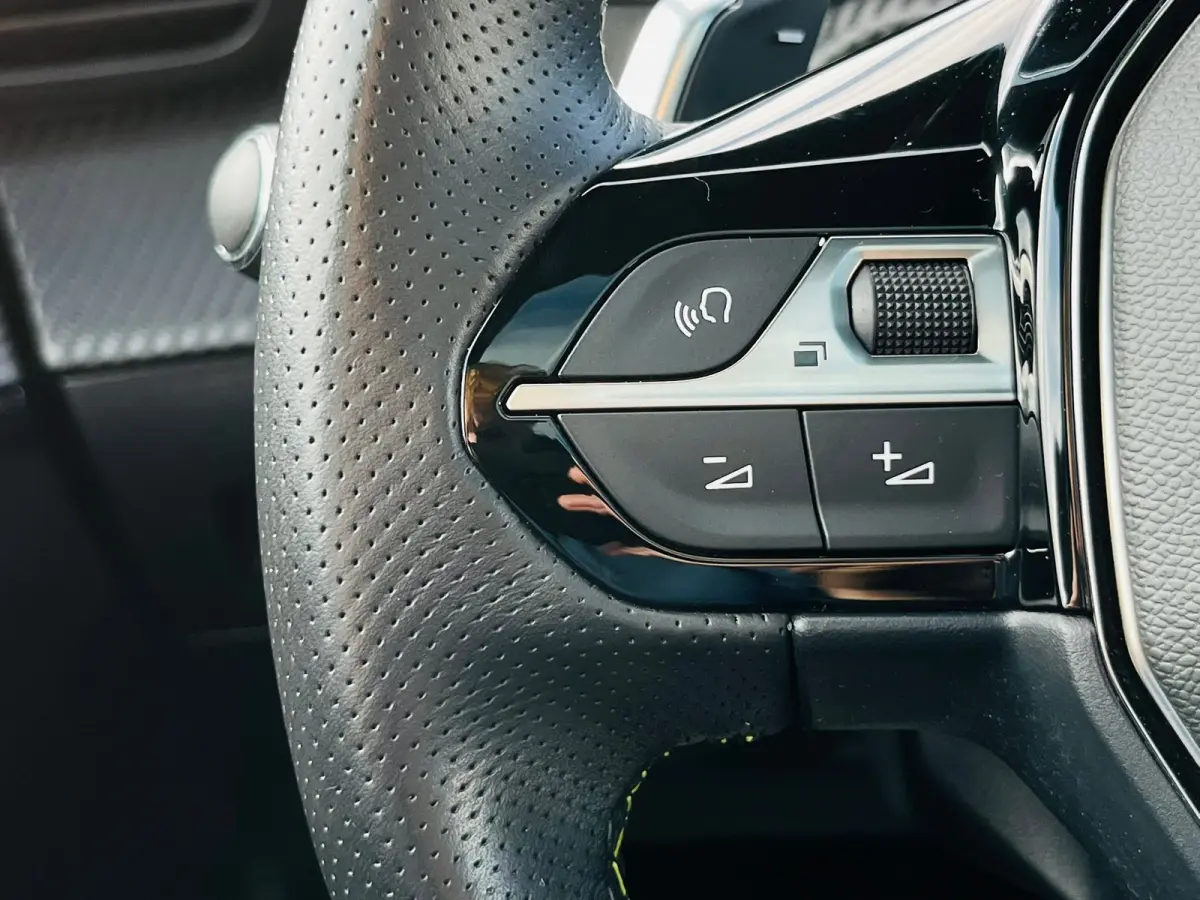 1.2 PureTech GT Pack | Achteruitrijcamera | Apple Carplay/Android Auto|telefoonintegratie premium | Elektrische ramen achter