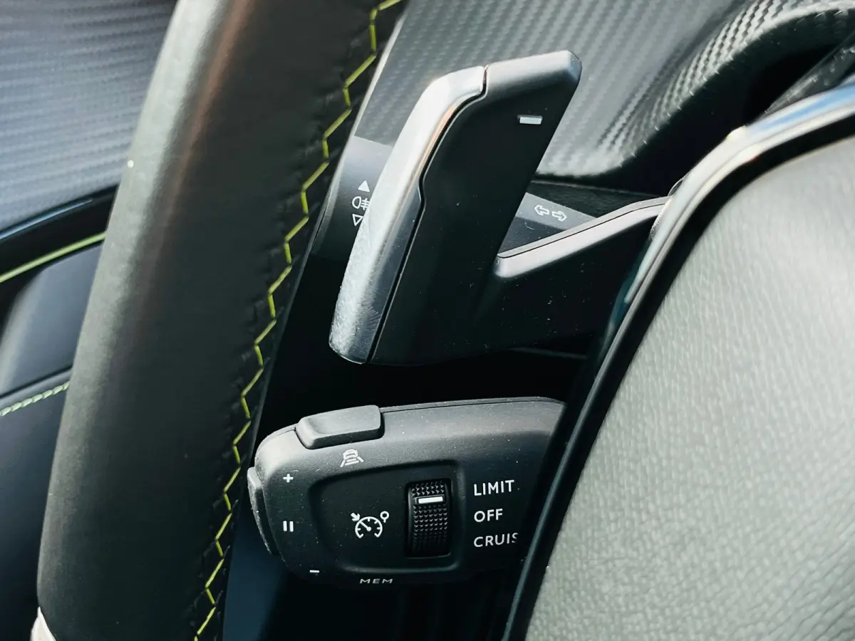 1.2 PureTech GT Pack | Achteruitrijcamera | Apple Carplay/Android Auto|telefoonintegratie premium | Elektrische ramen achter