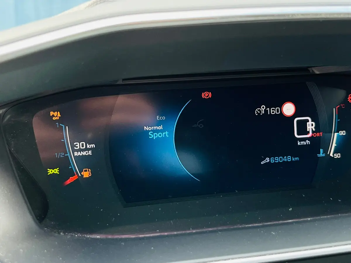 1.2 PureTech GT Pack | Achteruitrijcamera | Apple Carplay/Android Auto|telefoonintegratie premium | Elektrische ramen achter