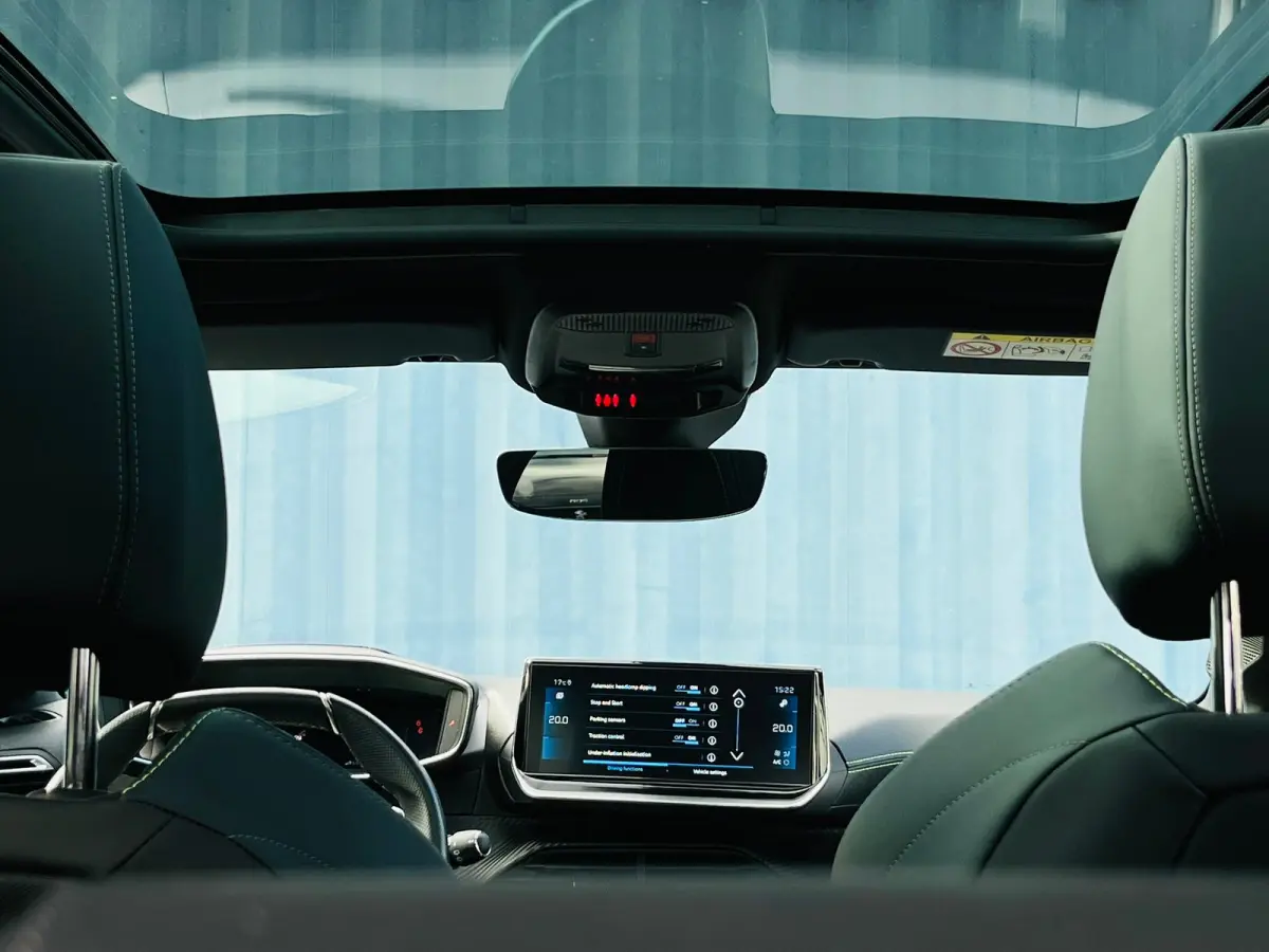1.2 PureTech GT Pack | Achteruitrijcamera | Apple Carplay/Android Auto|telefoonintegratie premium | Elektrische ramen achter
