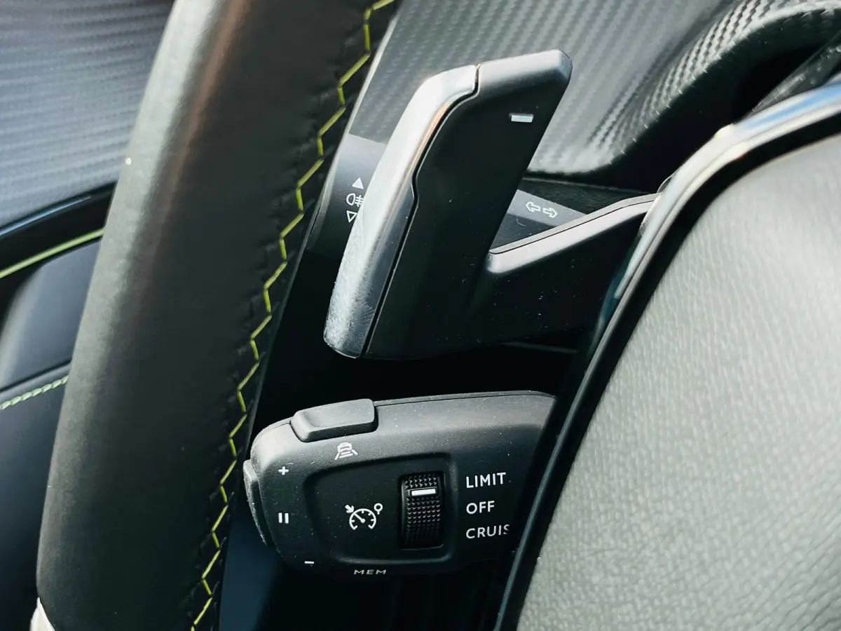 1.2 PureTech GT Pack | Achteruitrijcamera | Apple Carplay/Android Auto|telefoonintegratie premium | Elektrische ramen achter
