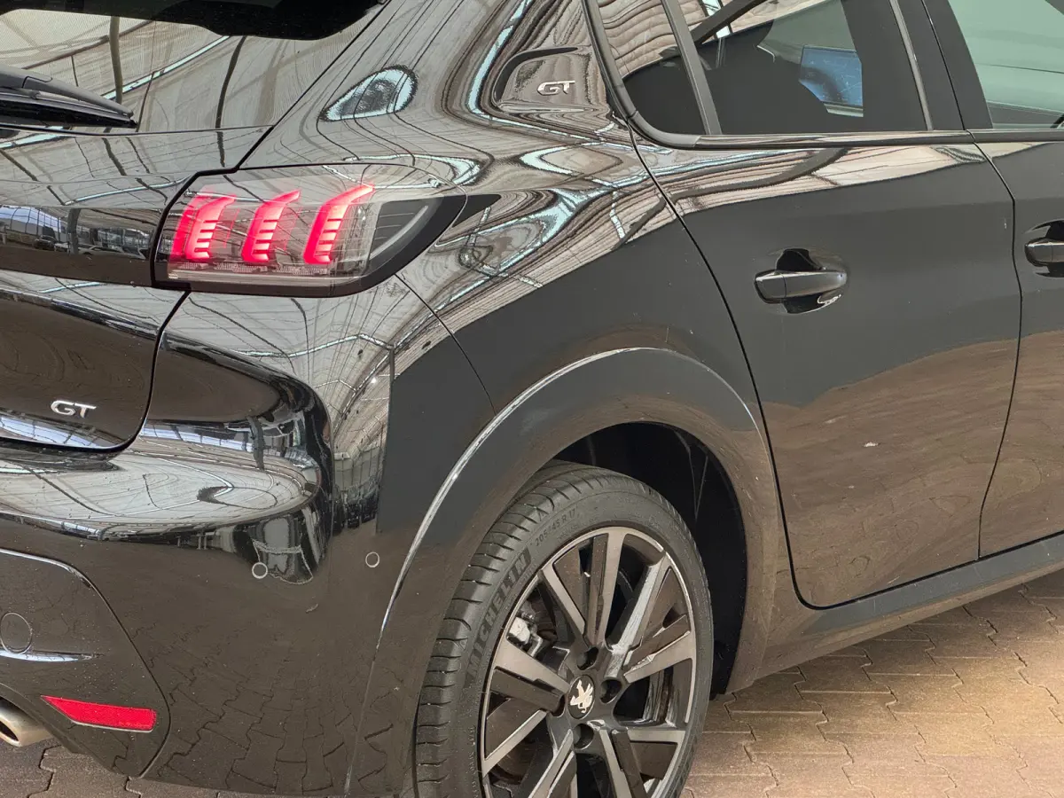 1.2 PureTech GT Pack | Achteruitrijcamera | Apple Carplay/Android Auto|telefoonintegratie premium | Elektrische ramen achter