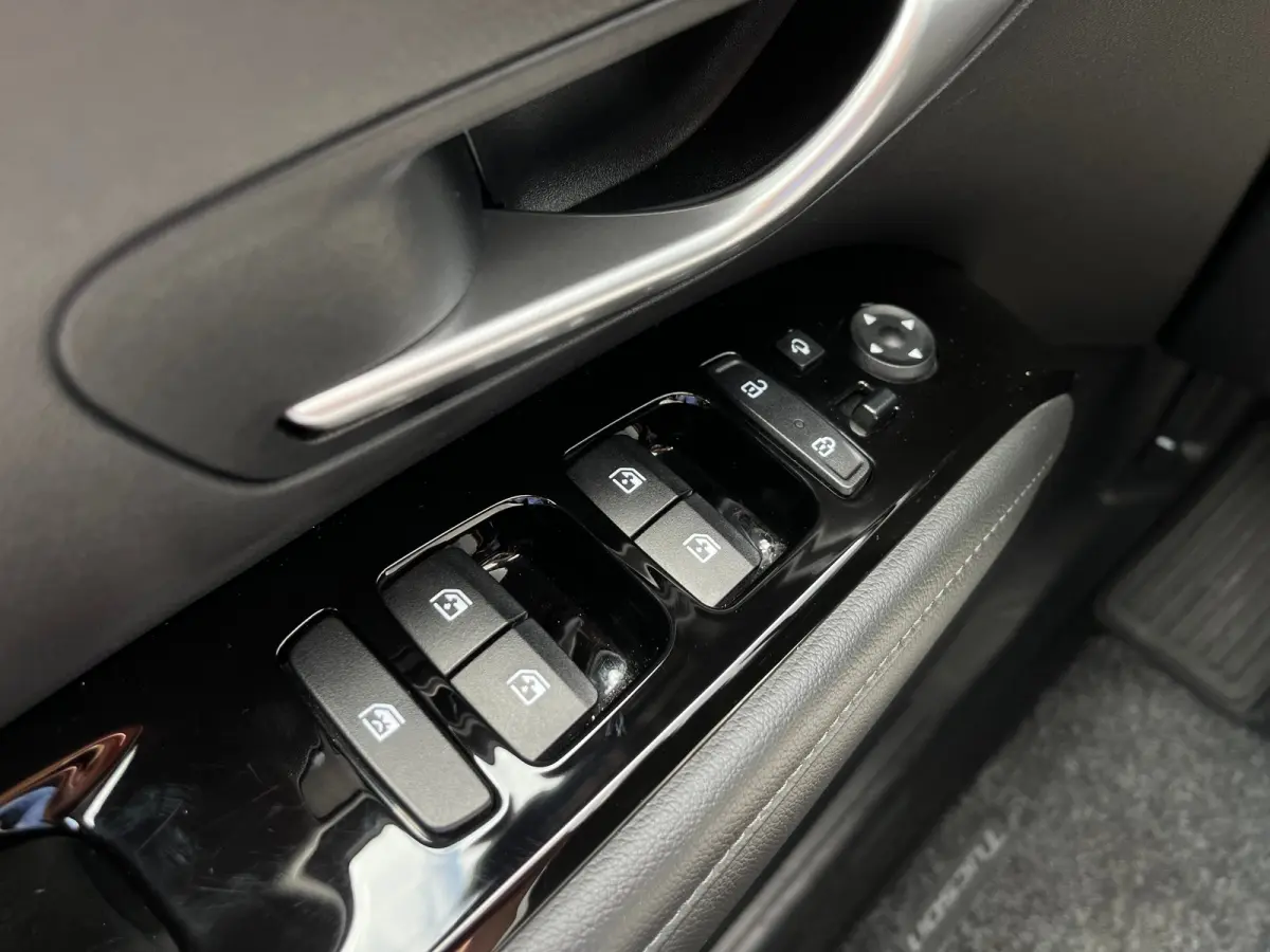 1.6 T-GDI 265pk PHEV Comfort Smart 4WD | Climate | Camera | Carplay | Keyless | Navigatie | Full - Led | Elek. Klep | Winterpakket | 19" Lichtmetaal | Digitale Cockpit | Parkeer Assistent | 