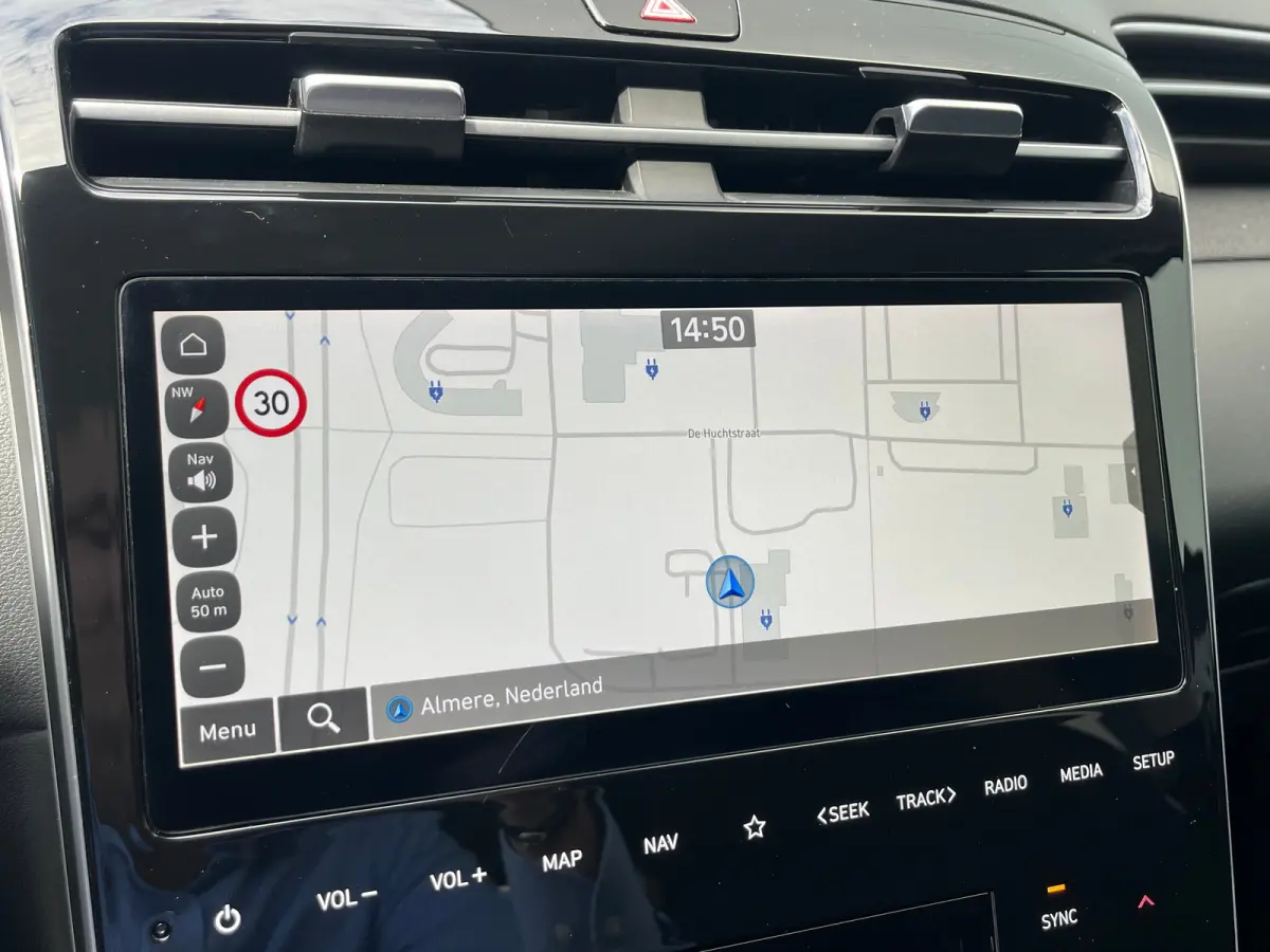 1.6 T-GDI 265pk PHEV Comfort Smart 4WD | Climate | Camera | Carplay | Keyless | Navigatie | Full - Led | Elek. Klep | Winterpakket | 19" Lichtmetaal | Digitale Cockpit | Parkeer Assistent | 