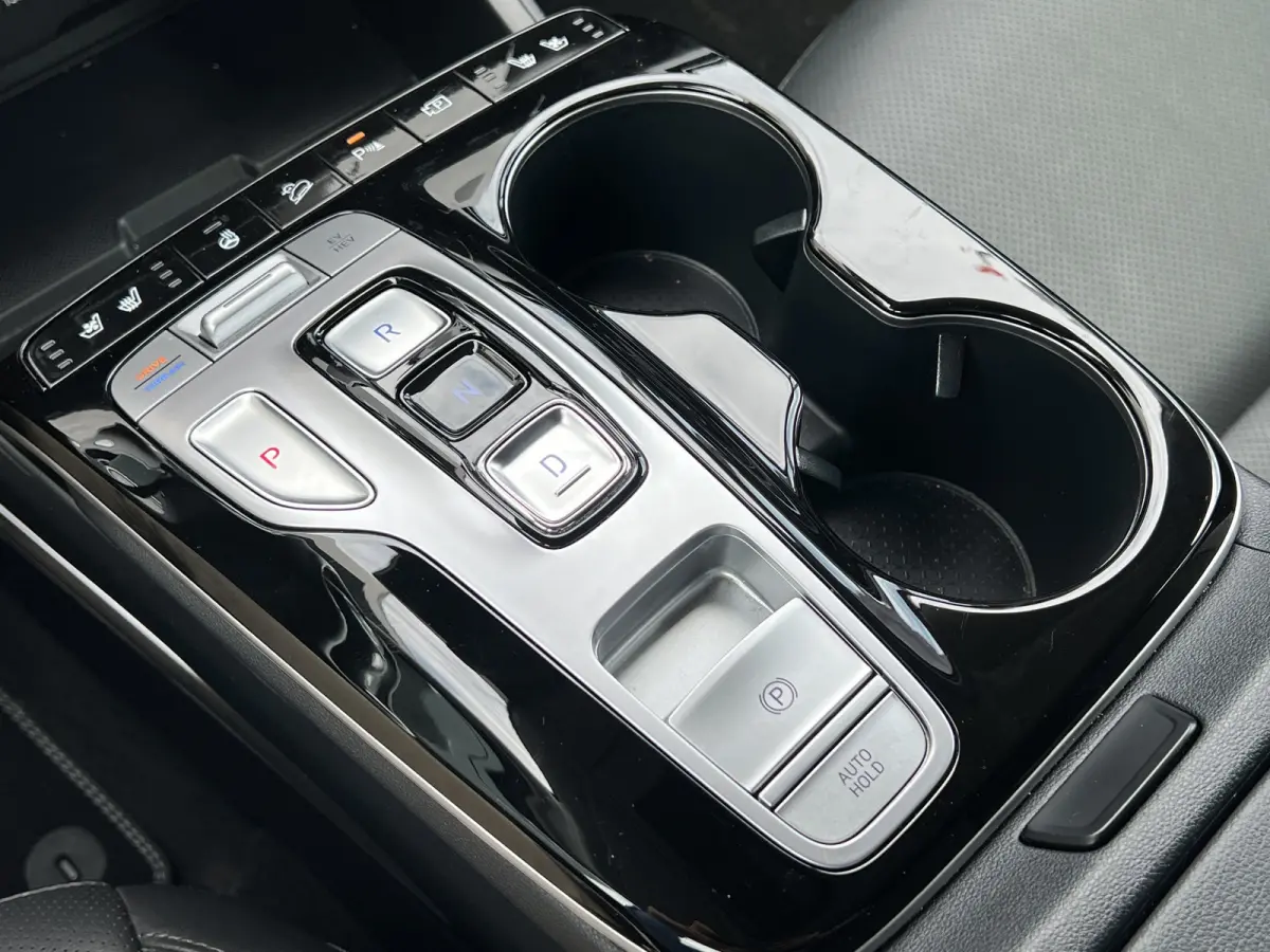 1.6 T-GDI 265pk PHEV Premium 4WD | Lederen bekleding | Carplay | Navigatie | Elektrische achterklep | Full - Led | 360 Camera | KRELL Audio | Elek. Stoelen | Winterpakket | Stoelventilatie |