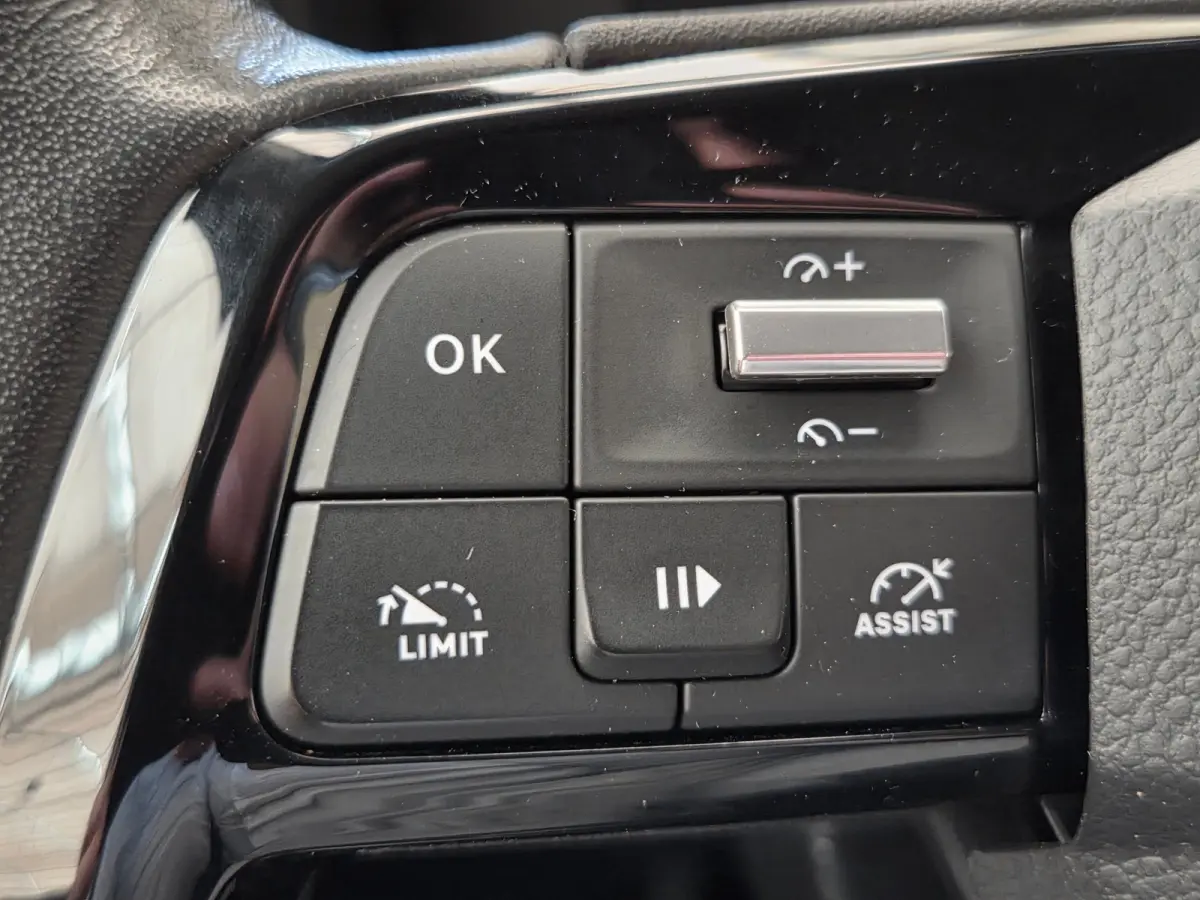 1.5 BlueHDi 100 S&S L2 | Achteruitrijcamera | Airco | Apple Carplay/Android Auto|telefoonintegratie premium