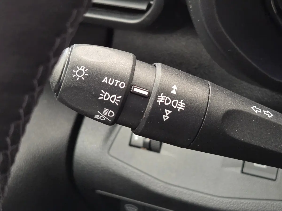1.5 BlueHDi 100 S&S L2 | Achteruitrijcamera | Airco | Apple Carplay/Android Auto|telefoonintegratie premium