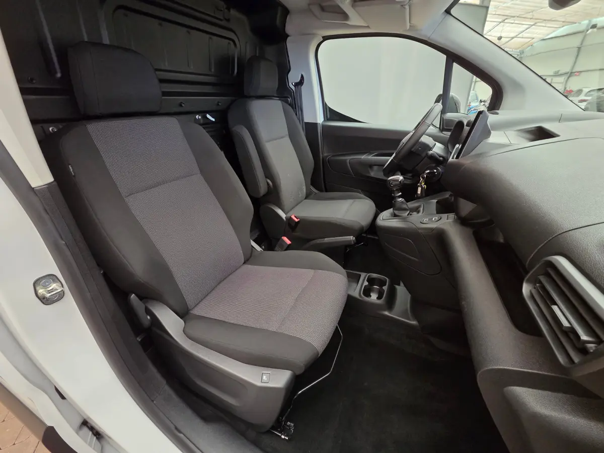 1.5 BlueHDi 100 S&S L2 | Achteruitrijcamera | Airco | Apple Carplay/Android Auto|telefoonintegratie premium