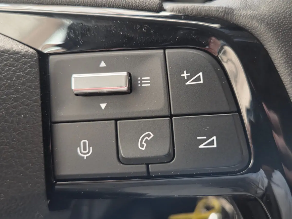 1.5 BlueHDi 100 S&S L2 | Achteruitrijcamera | Airco | Apple Carplay/Android Auto|telefoonintegratie premium