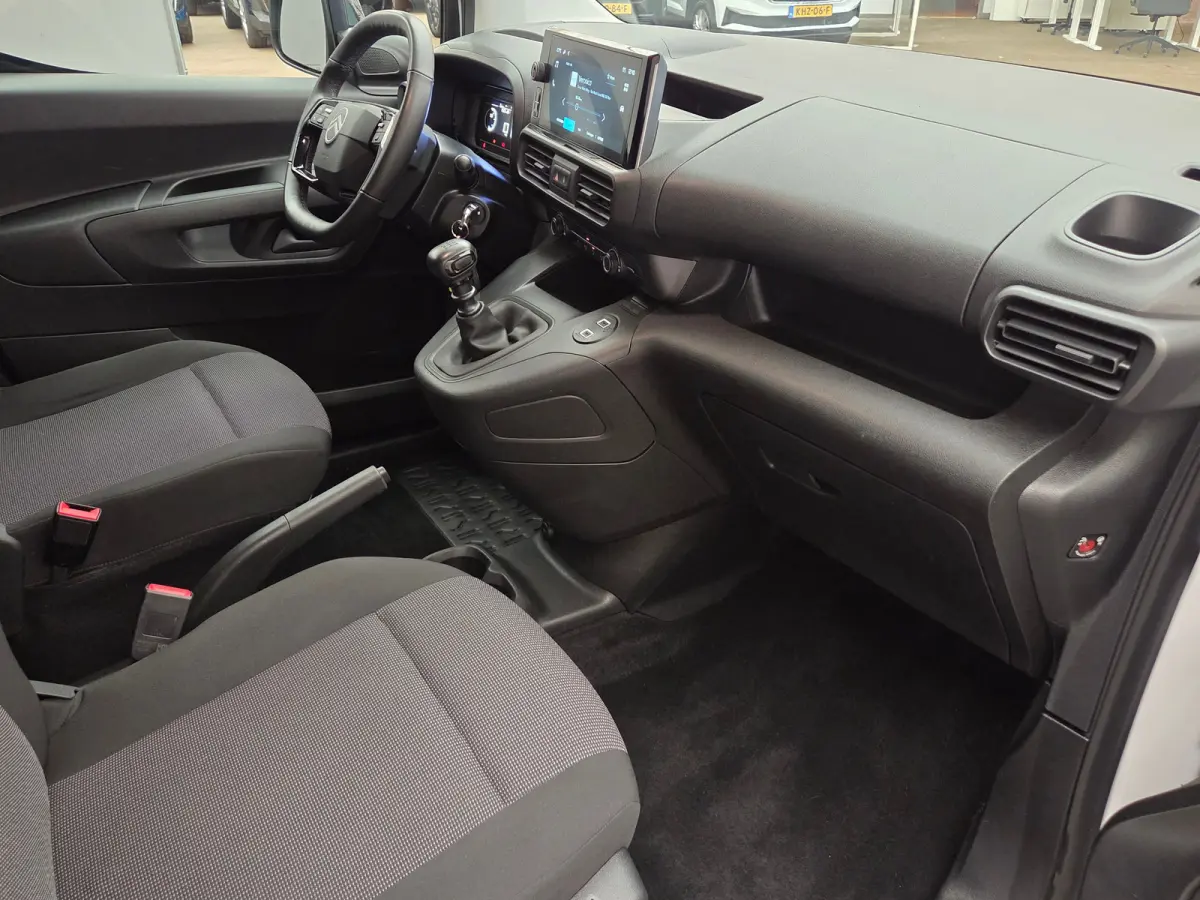 1.5 BlueHDi 100 S&S L2 | Achteruitrijcamera | Airco | Apple Carplay/Android Auto|telefoonintegratie premium