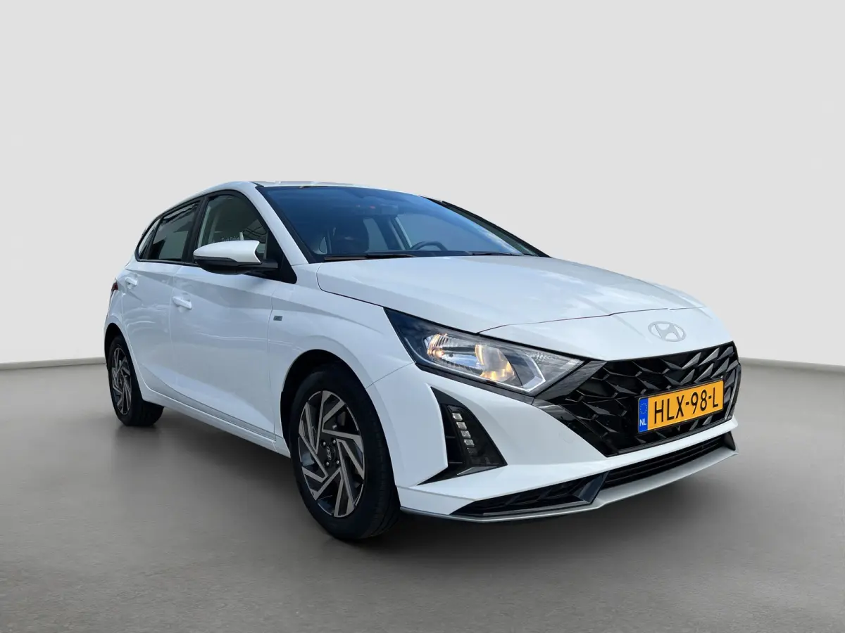 1.0 T-GDI 100pk Comfort | Airco | Camera | Carplay | Cruise control | Dodehoek detectie | Navigatie | Parkeersensoren | Digitaal cockpit | Lichtmetalen velgen