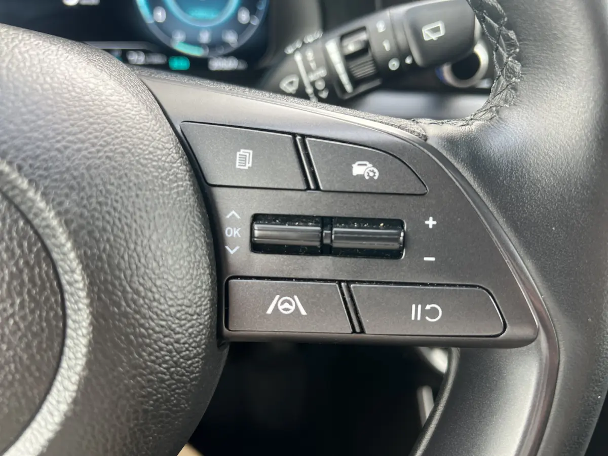 1.0 T-GDI 100pk Premium | Carplay | Climate control | Cruise control | Stoel/stuurverwarming | Camera | Parkeersensoren | DAB | Premium Audio | Lichtmetalen velgen | Navigatie