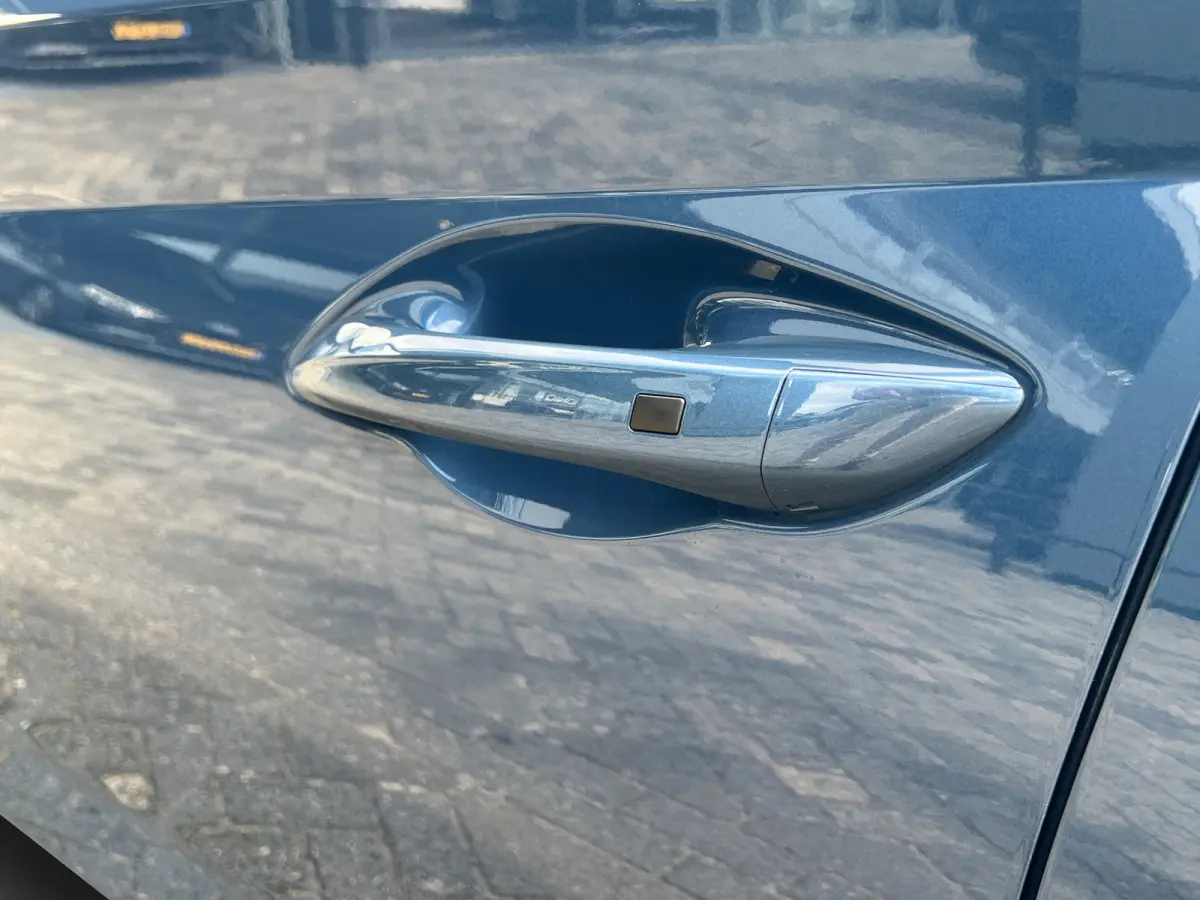 1.0 T-GDI 100pk Premium | Carplay | Climate control | Cruise control | Stoel/stuurverwarming | Camera | Parkeersensoren | DAB | Premium Audio | Lichtmetalen velgen | Navigatie
