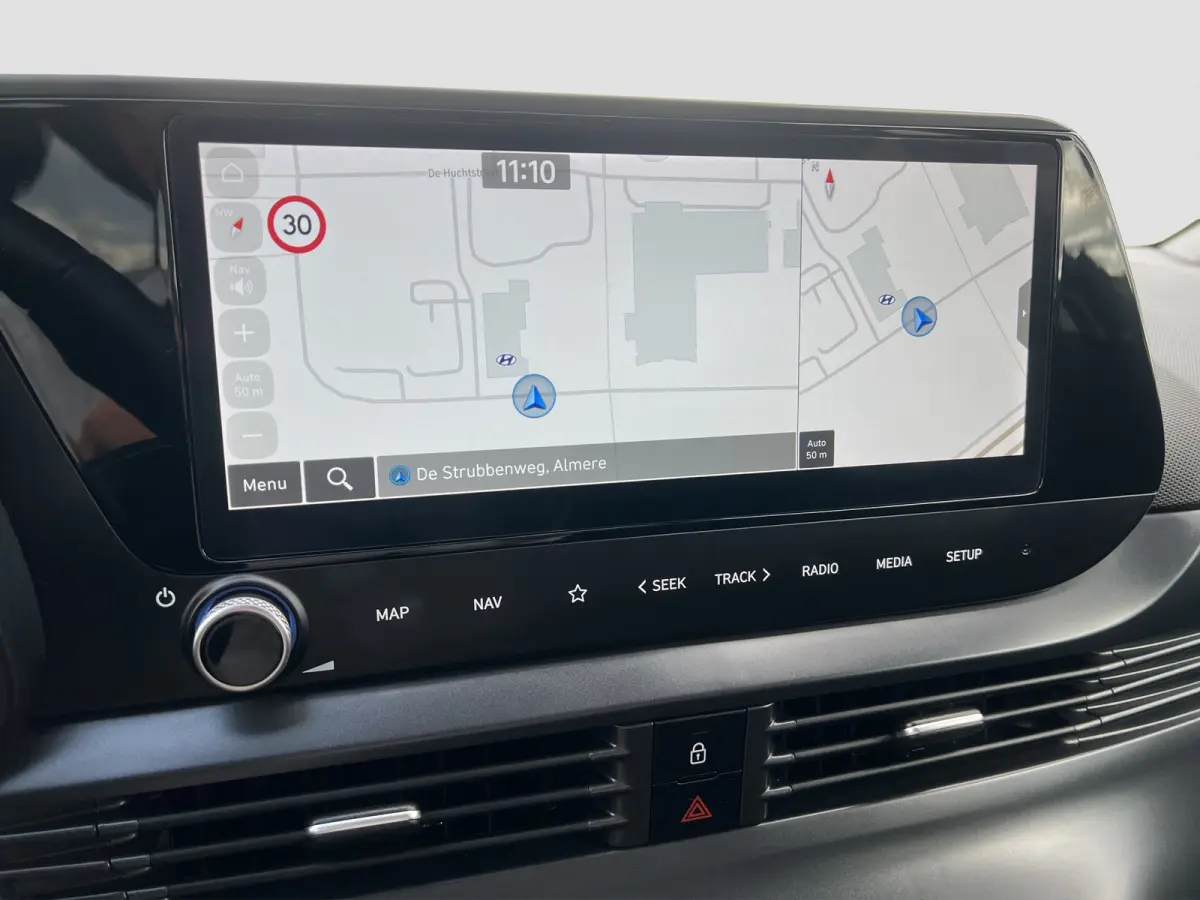 1.0 T-GDI 100pk Premium | Carplay | Climate control | Cruise control | Stoel/stuurverwarming | Camera | Parkeersensoren | DAB | Premium Audio | Lichtmetalen velgen | Navigatie