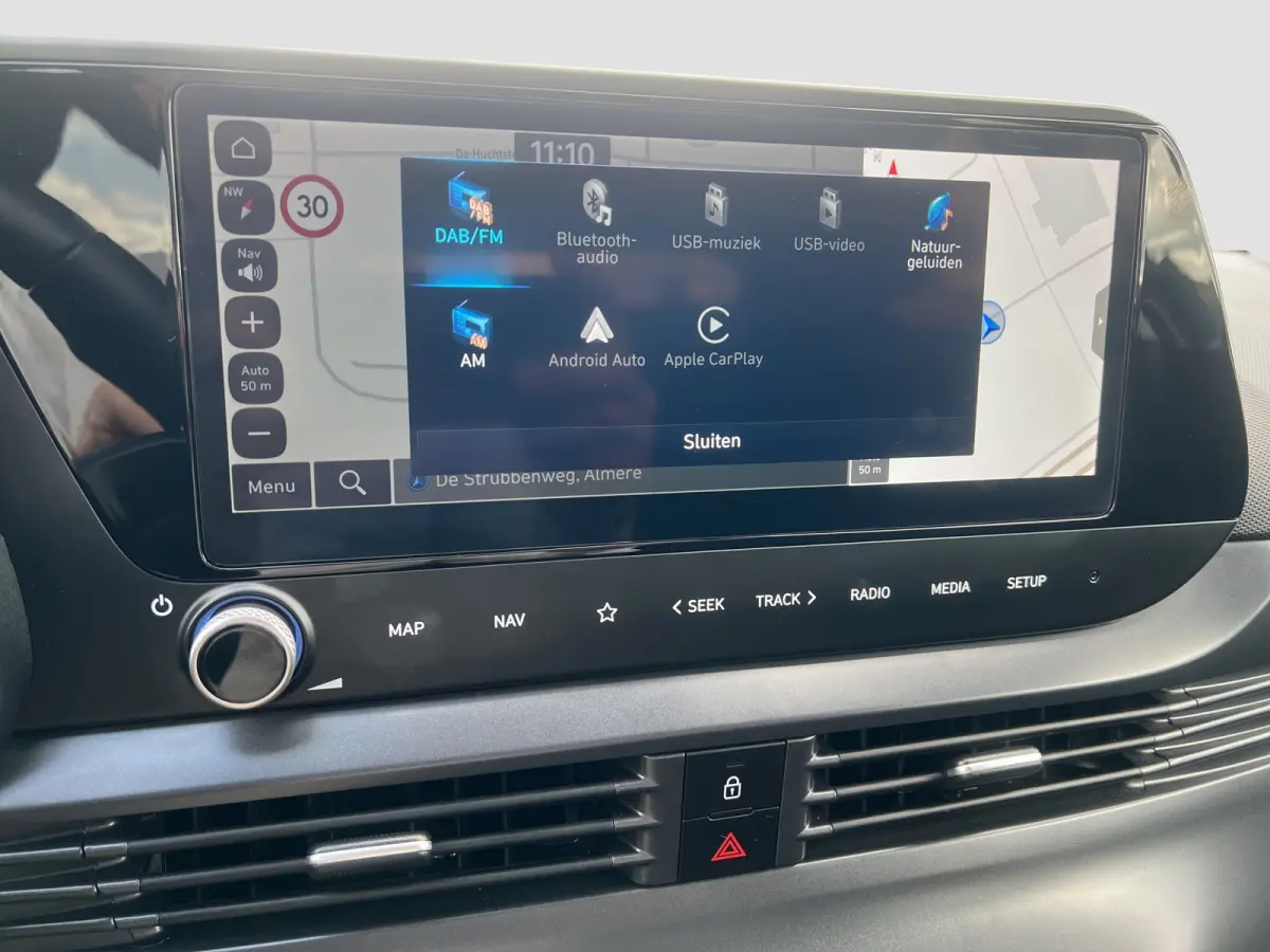 1.0 T-GDI 100pk Premium | Carplay | Climate control | Cruise control | Stoel/stuurverwarming | Camera | Parkeersensoren | DAB | Premium Audio | Lichtmetalen velgen | Navigatie