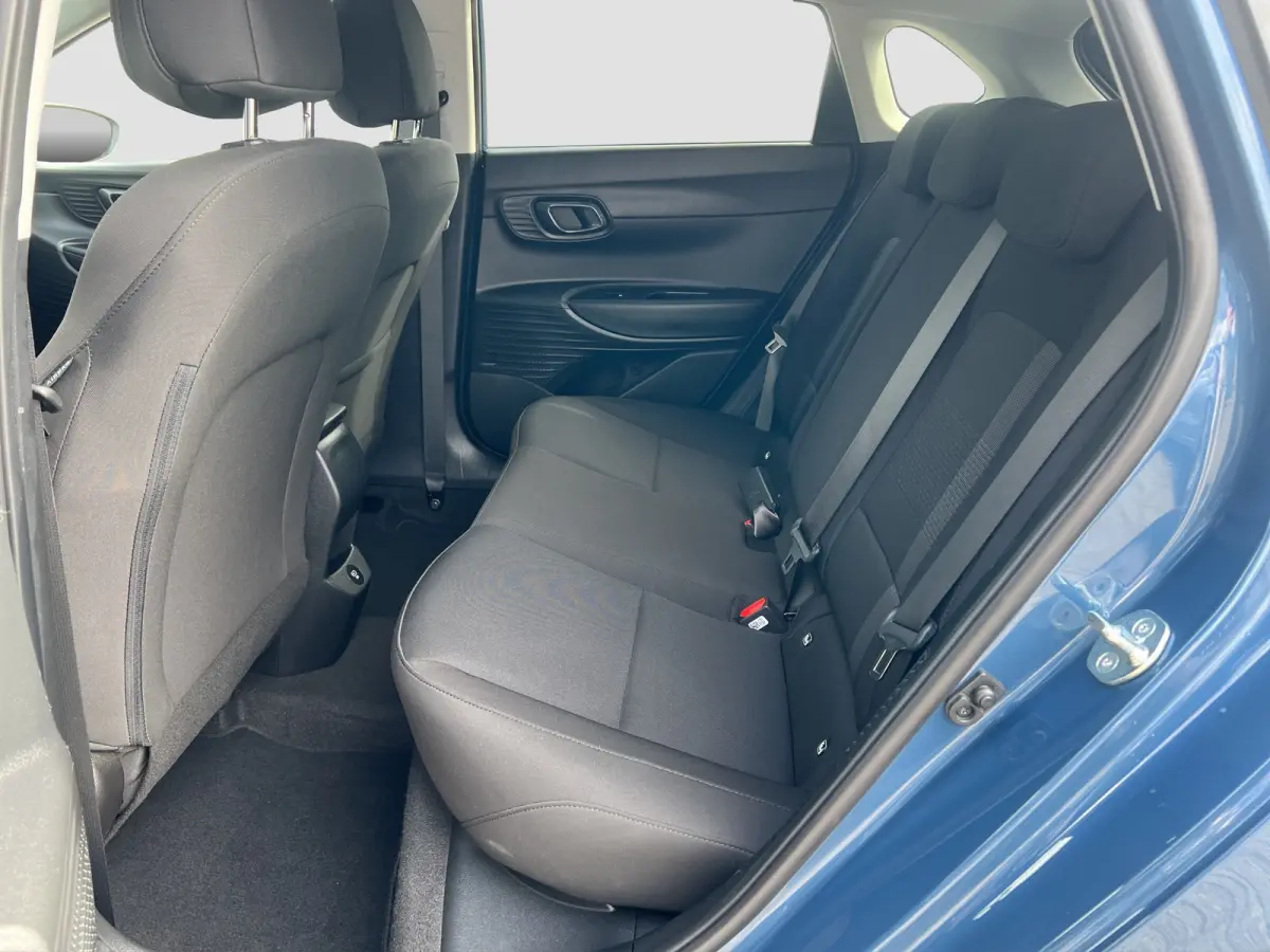 1.0 T-GDI 100pk Premium | Carplay | Climate control | Cruise control | Stoel/stuurverwarming | Camera | Parkeersensoren | DAB | Premium Audio | Lichtmetalen velgen | Navigatie