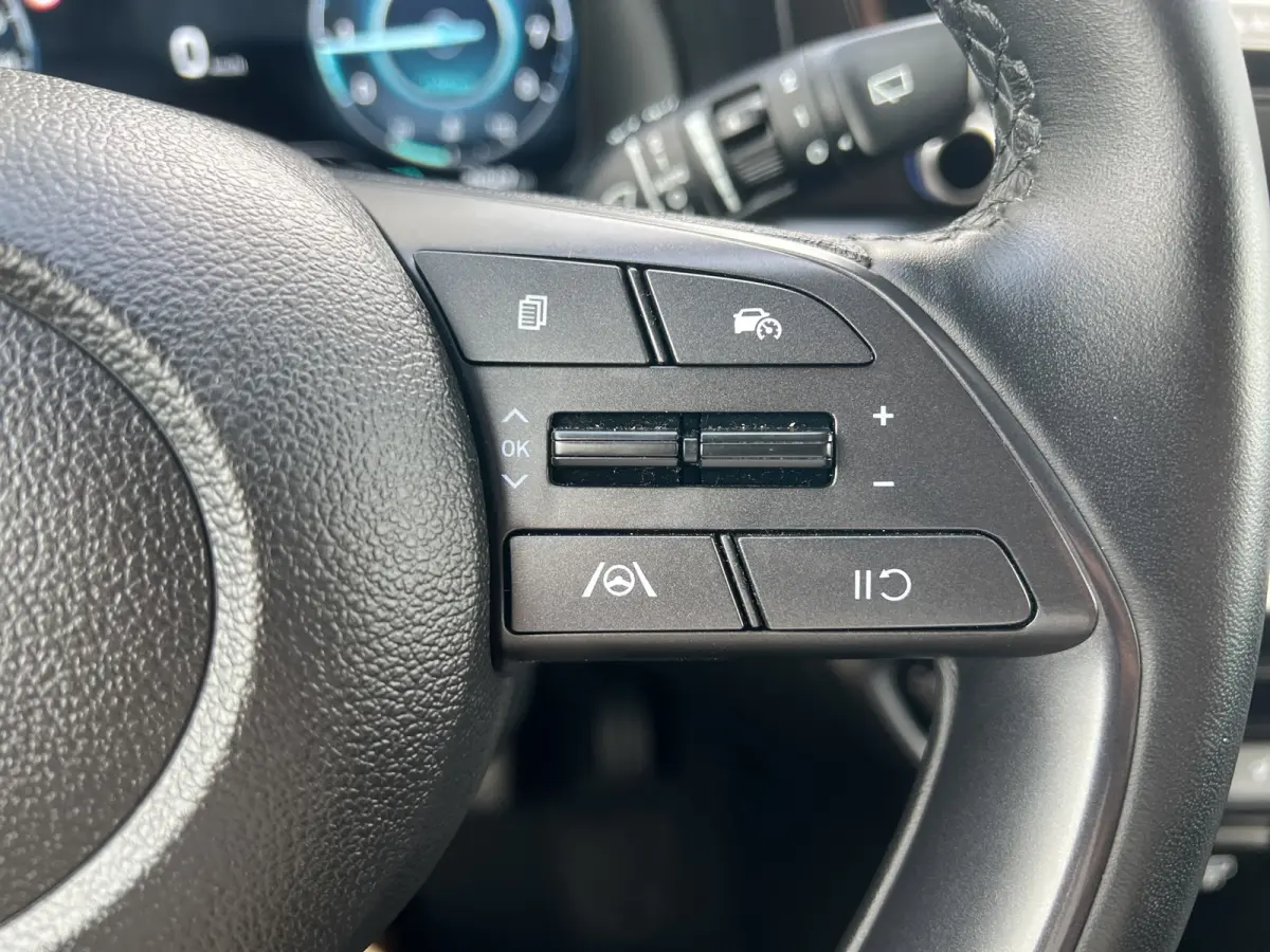 1.0 T-GDI 100pk Premium | Carplay | Climate control | Cruise control | Stoel/stuurverwarming | Camera | Parkeersensoren | DAB | Premium Audio | Lichtmetalen velgen | Navigatie