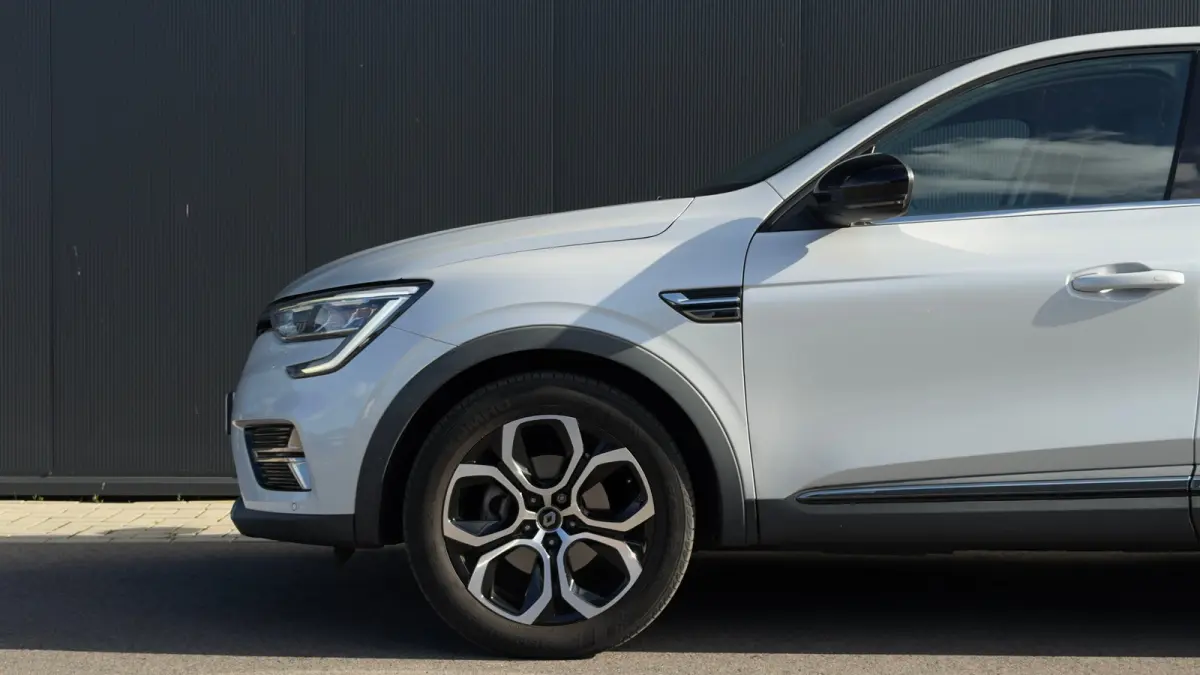 1.6 E-Tech Hybrid 145pk Intens | Trekhaak | Adaptive Cruise | Elektrische bestuurderstoel | Achteruitrijcamera | Carplay | 18" |