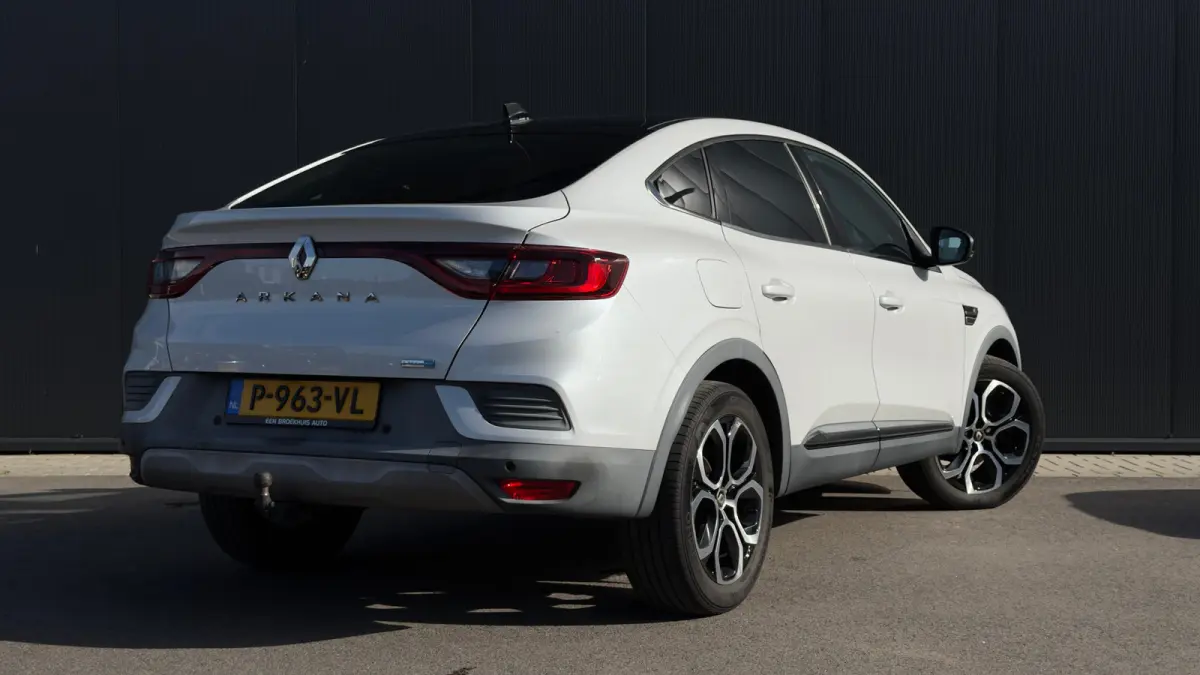 1.6 E-Tech Hybrid 145pk Intens | Trekhaak | Adaptive Cruise | Elektrische bestuurderstoel | Achteruitrijcamera | Carplay | 18" |