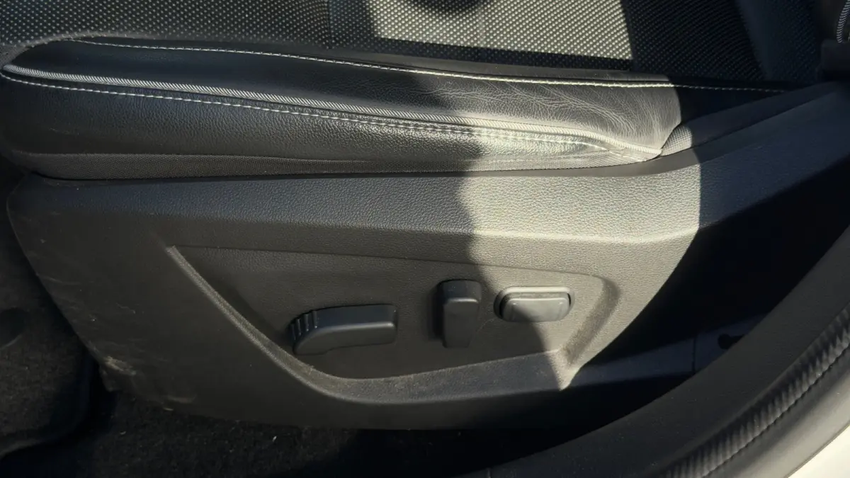 1.6 E-Tech Hybrid 145pk Intens | Trekhaak | Adaptive Cruise | Elektrische bestuurderstoel | Achteruitrijcamera | Carplay | 18" |