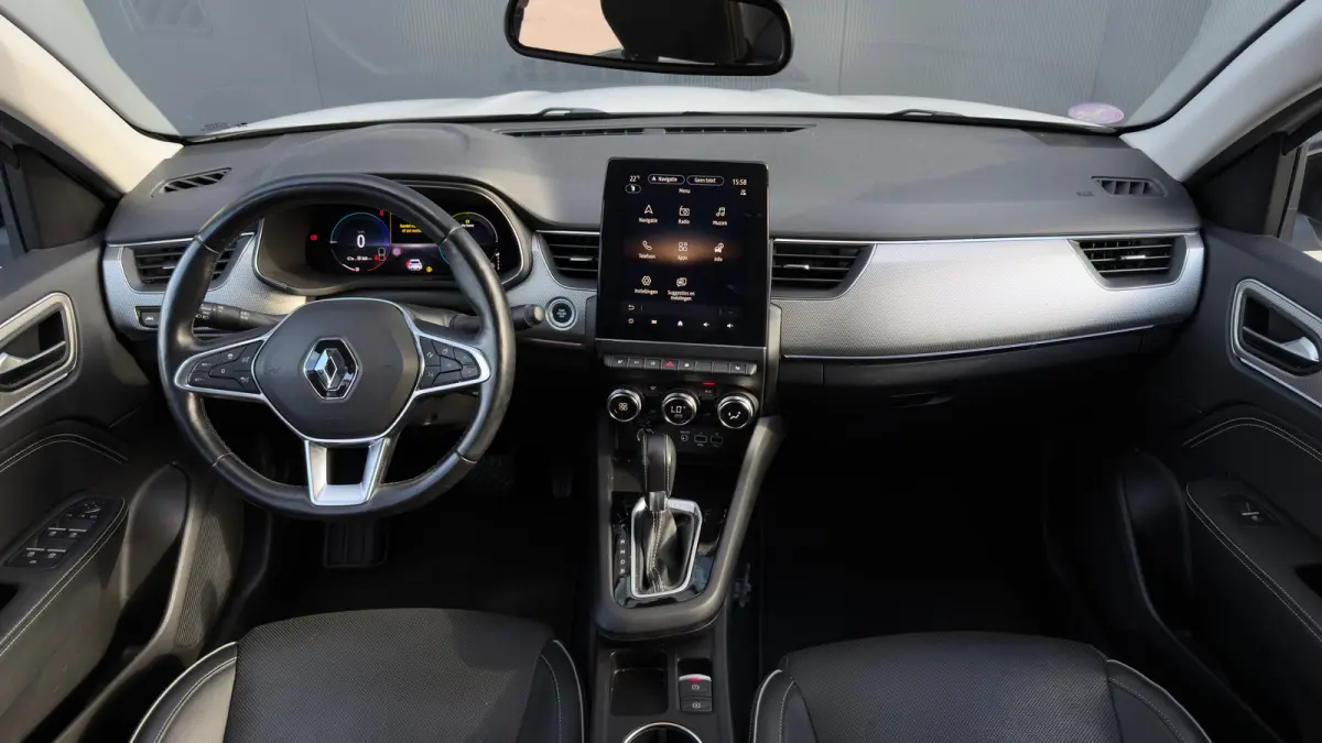 1.6 E-Tech Hybrid 145pk Intens | Trekhaak | Adaptive Cruise | Elektrische bestuurderstoel | Achteruitrijcamera | Carplay | 18" |