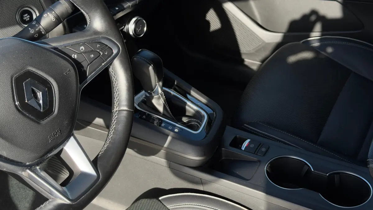 1.6 E-Tech Hybrid 145pk Intens | Trekhaak | Adaptive Cruise | Elektrische bestuurderstoel | Achteruitrijcamera | Carplay | 18" |