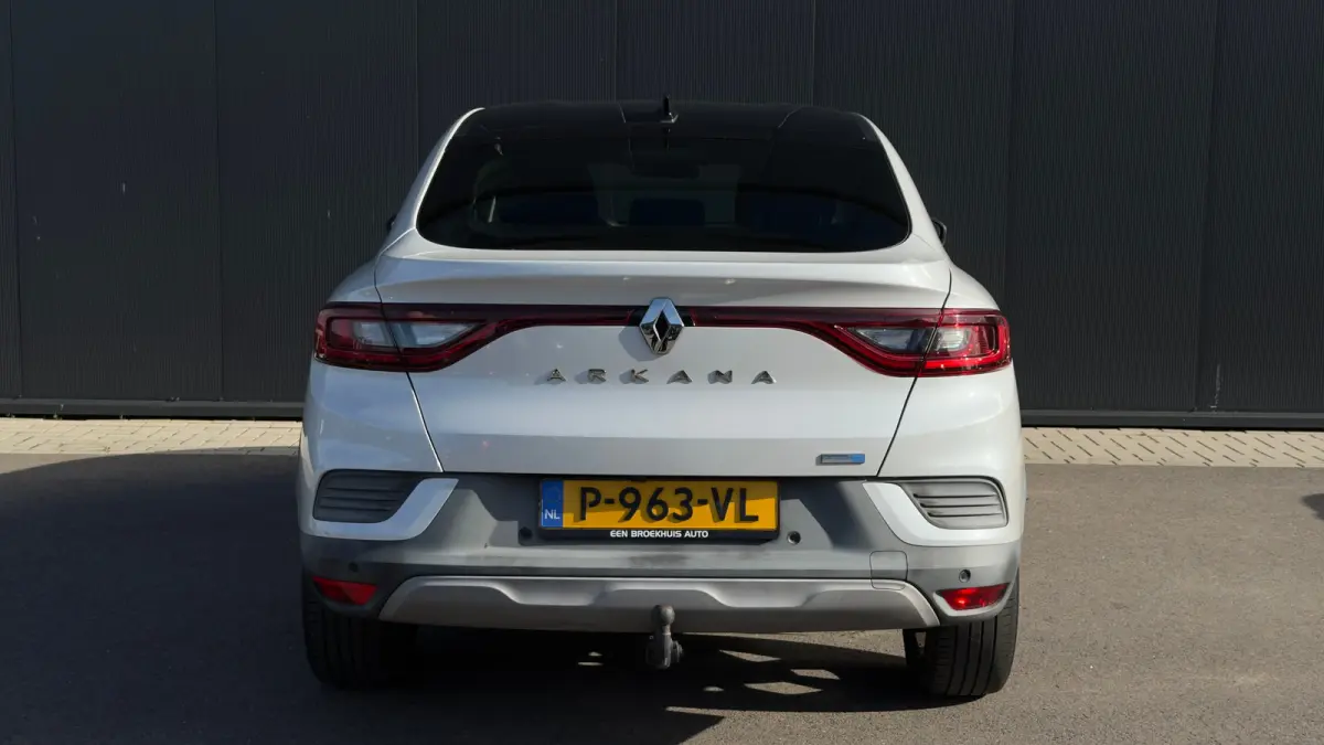 1.6 E-Tech Hybrid 145pk Intens | Trekhaak | Adaptive Cruise | Elektrische bestuurderstoel | Achteruitrijcamera | Carplay | 18" |