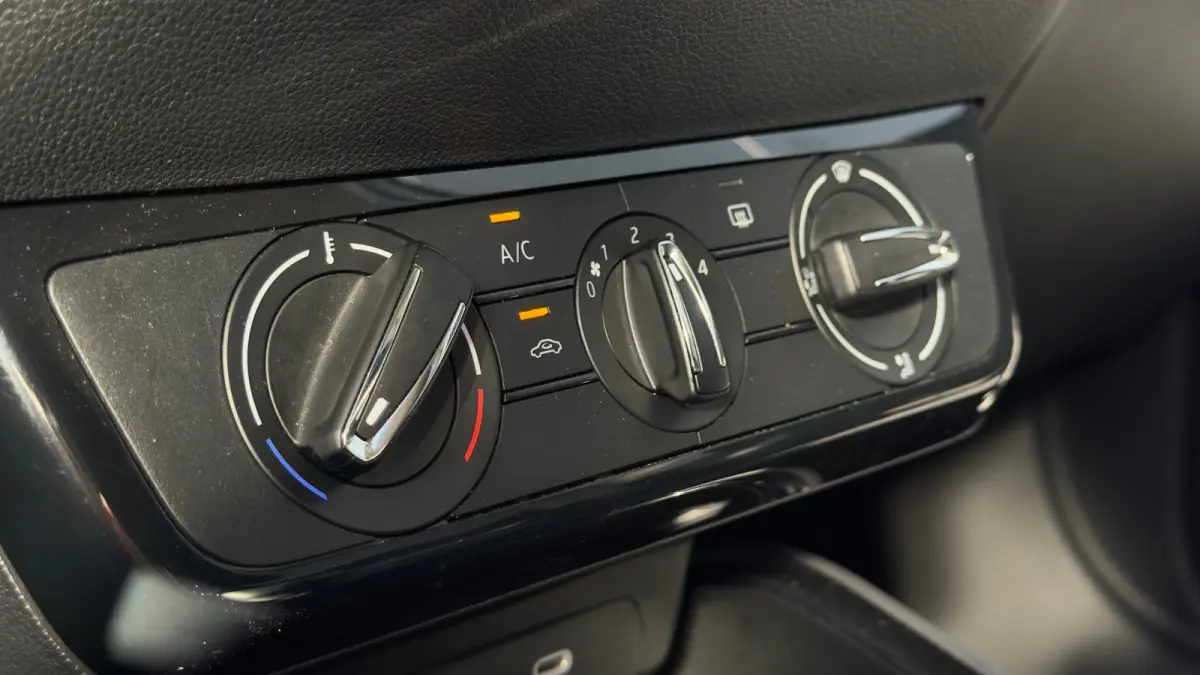 95pk 1.0 TSI Selection | Cruise Control | Airco | Carplay | 15" |
